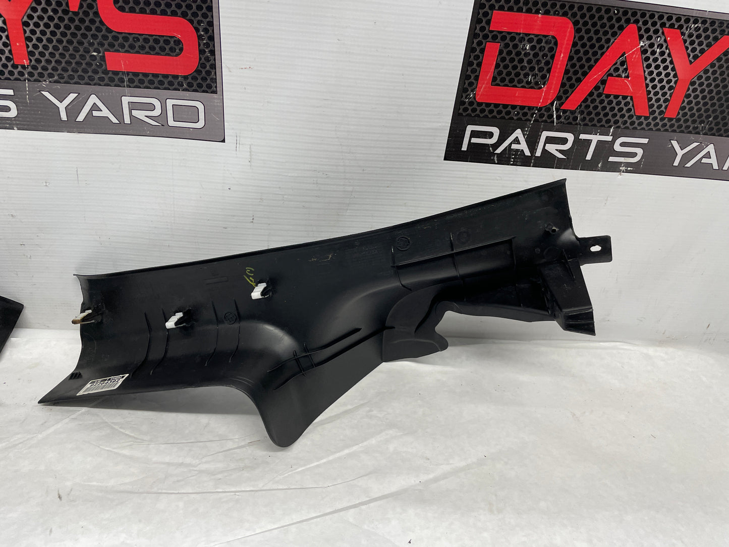 2014 Chevy SS Sedan RH & LH Rear Door interior Carpet Retainer Sill Trim OEM - Day's Parts Yard