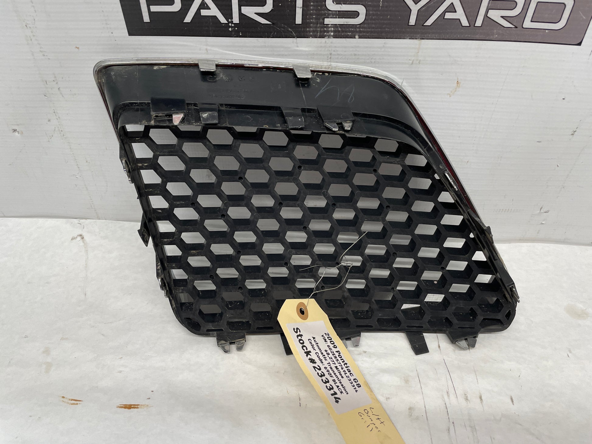2009 Pontiac G8 LH Driver Front Bumper Upper Kidney Grilles Inserts OEM - Day's Parts Yard