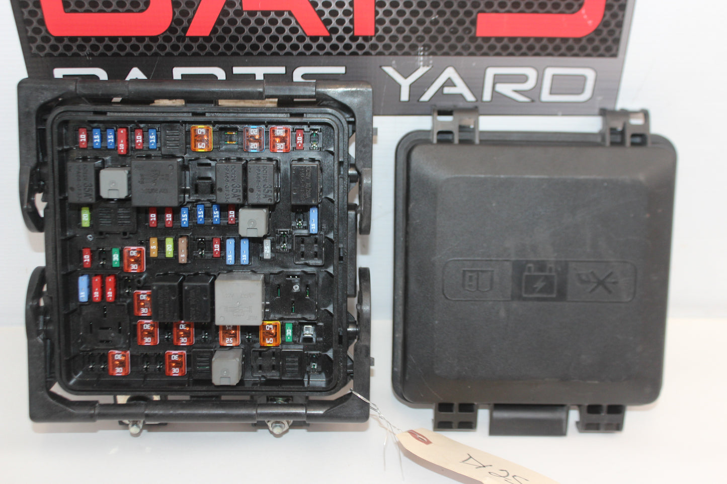 2016 Cadillac ATS-V Engine Fuse Box Wiring Junction Box OEM