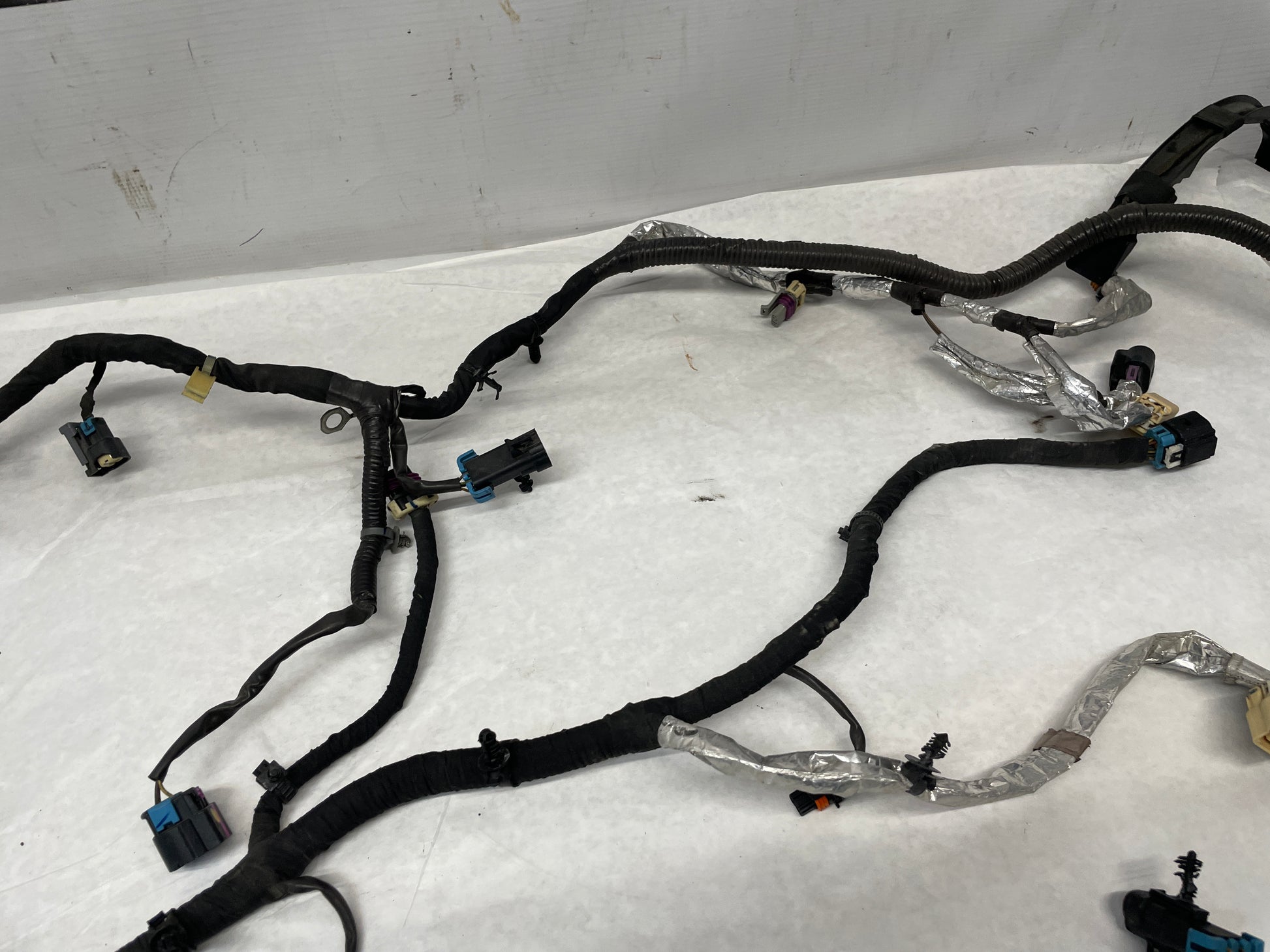 2014 Chevy SS Sedan Engine Motor Transmission Wire Wiring Harness OEM - Day's Parts Yard