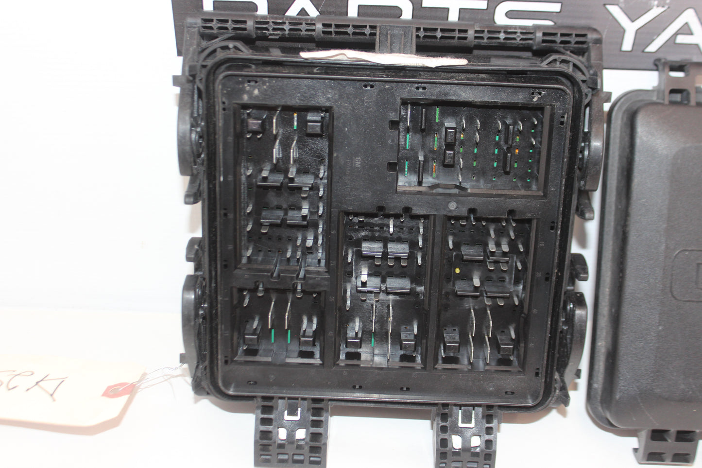 2016 Cadillac ATS-V Engine Fuse Box Wiring Junction Box OEM