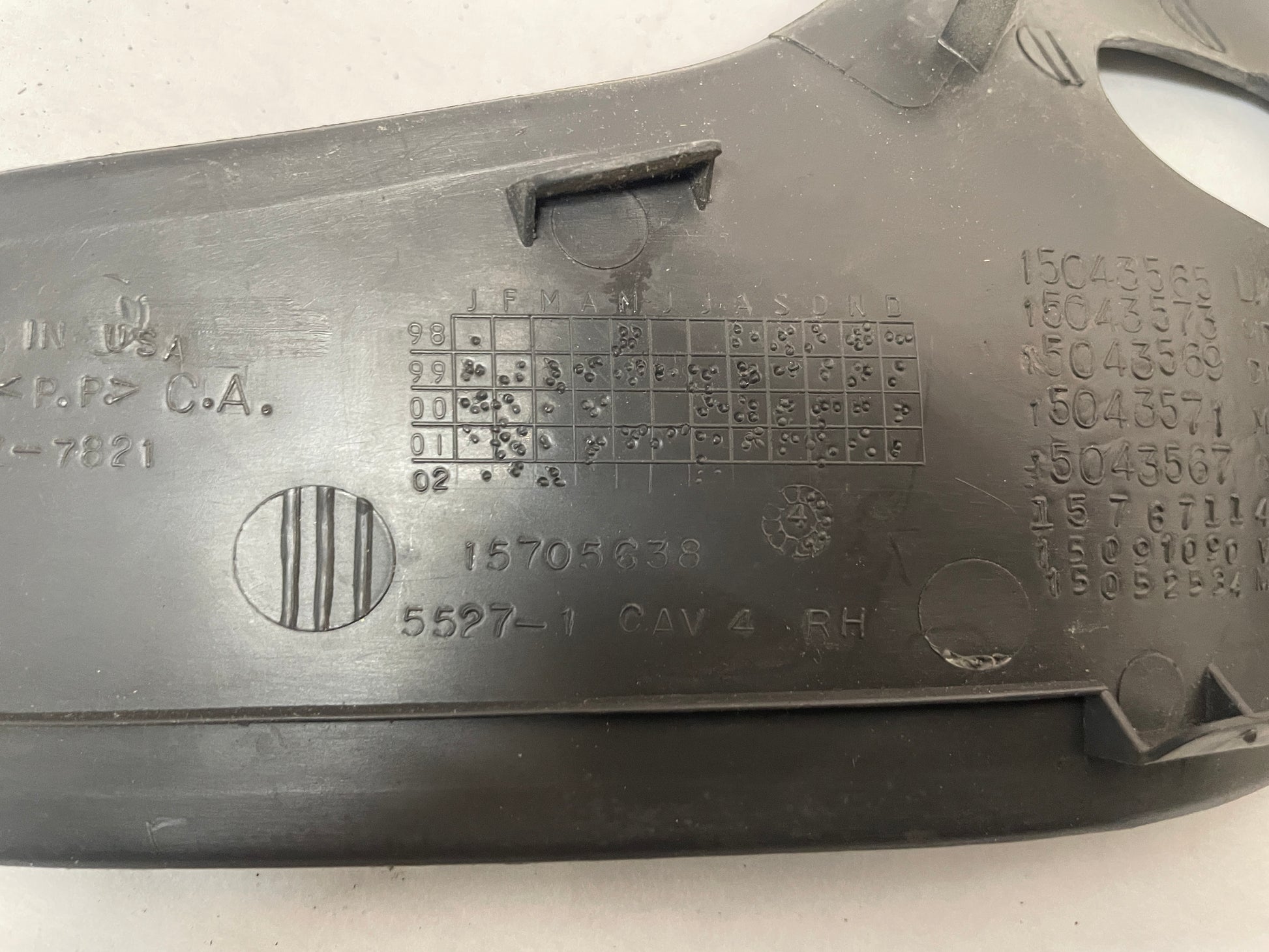 2003 Chevy Silverado C3500 LH Driver Interior Door Handle Bezel OEM - Day's Parts Yard