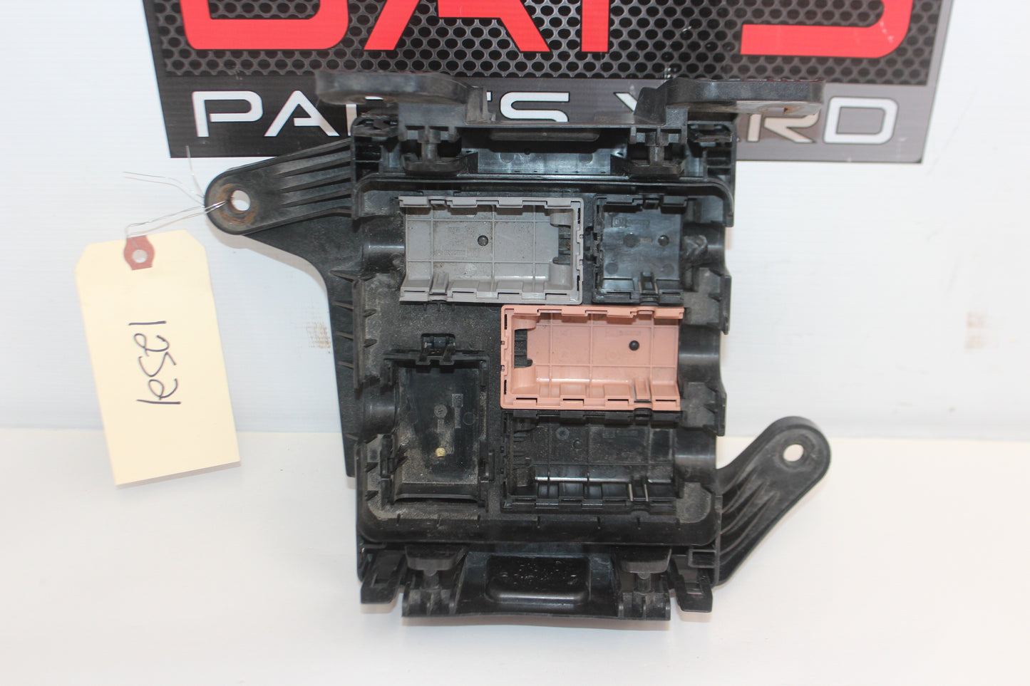 2016 Cadillac ATS-V Fuse Retainer Block OEM