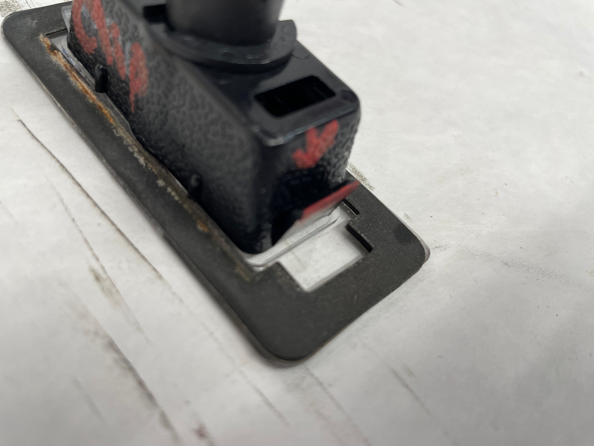 2009 Pontiac G8 LH Driver License Plate Tag Light OEM - Day's Parts Yard