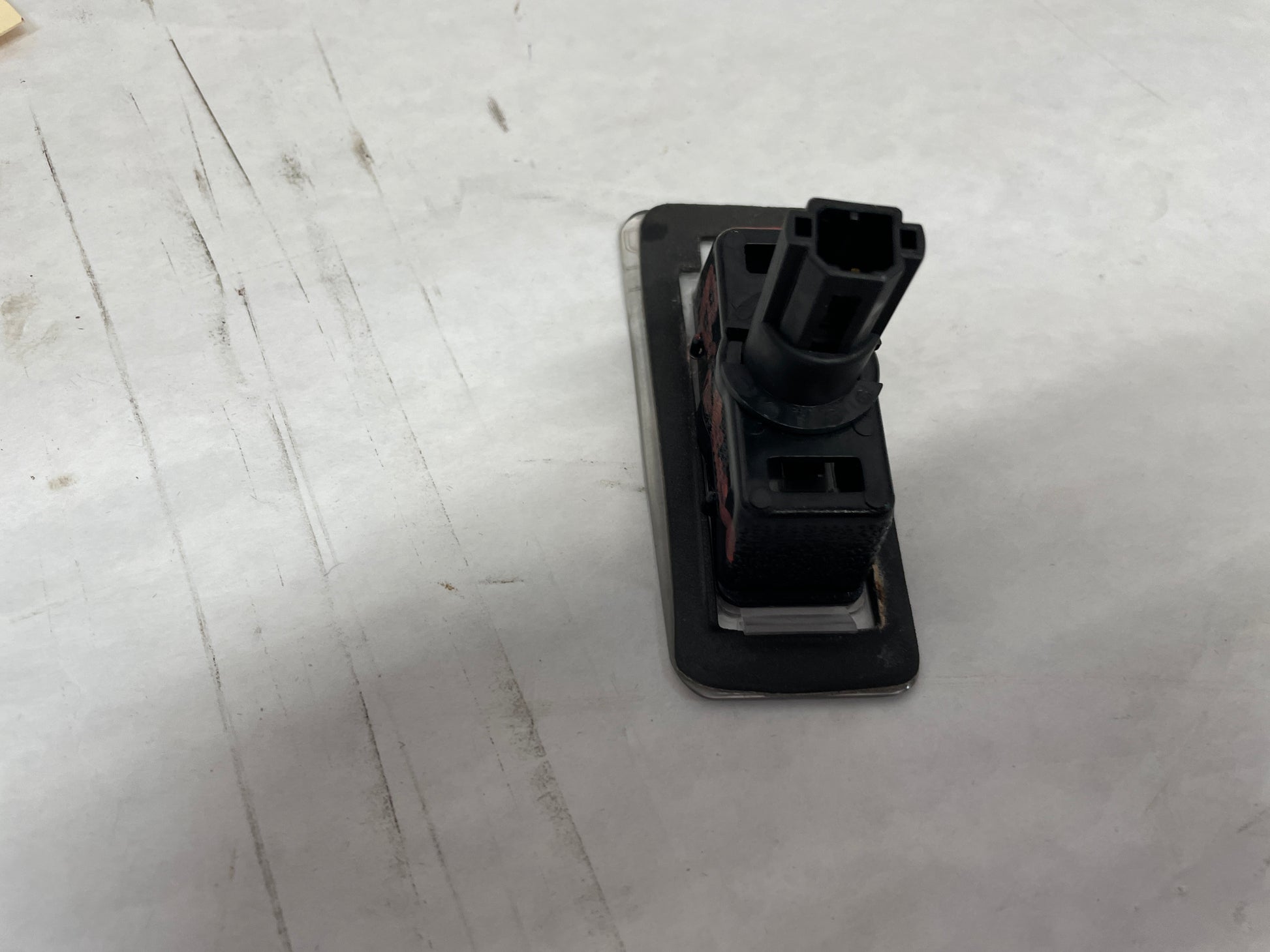 2009 Pontiac G8 LH Driver License Plate Tag Light OEM - Day's Parts Yard