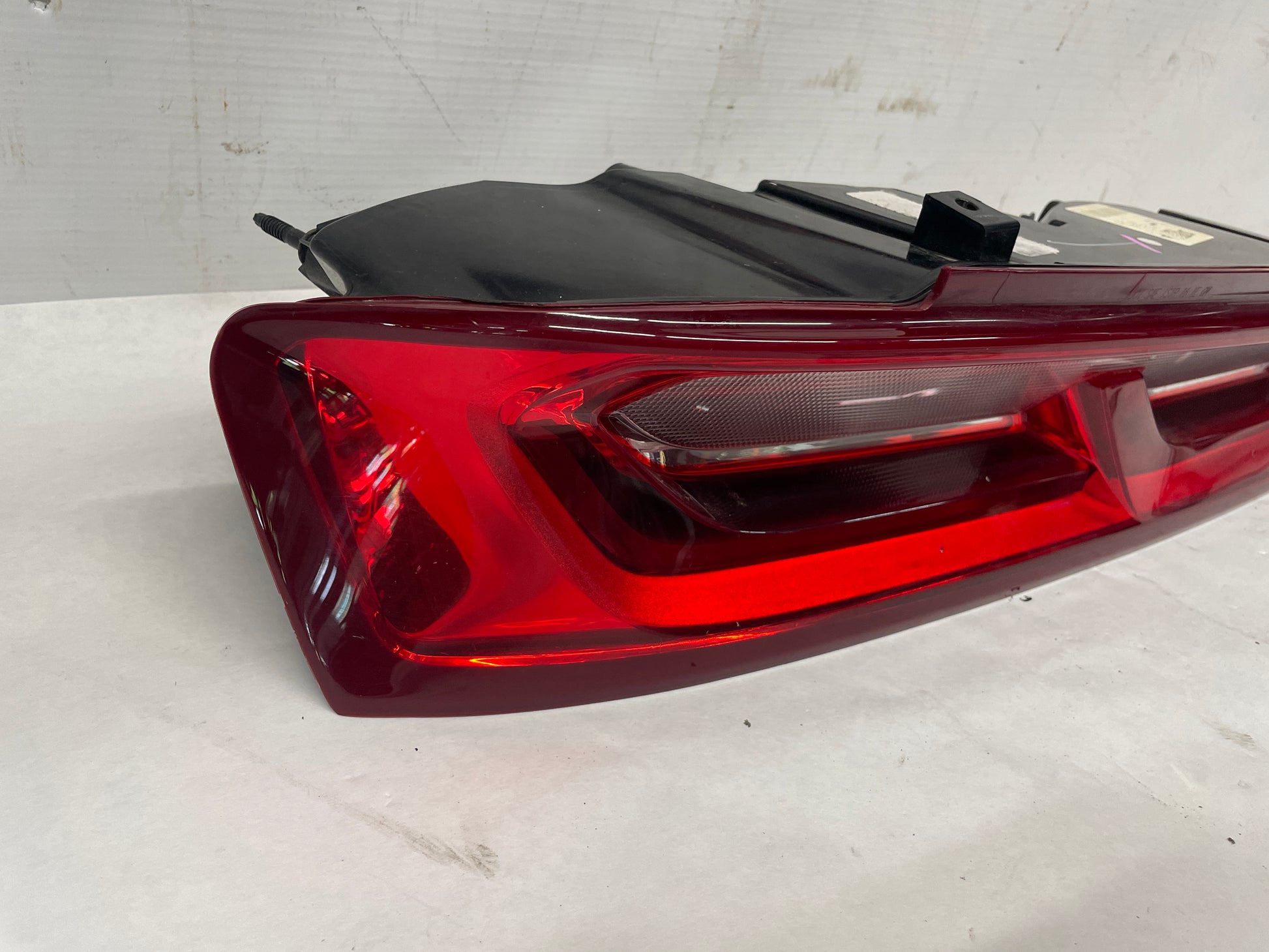 2018 Chevy Camaro SS LH Driver Tail Light Taillight Lamp OEM - Day's Parts Yard