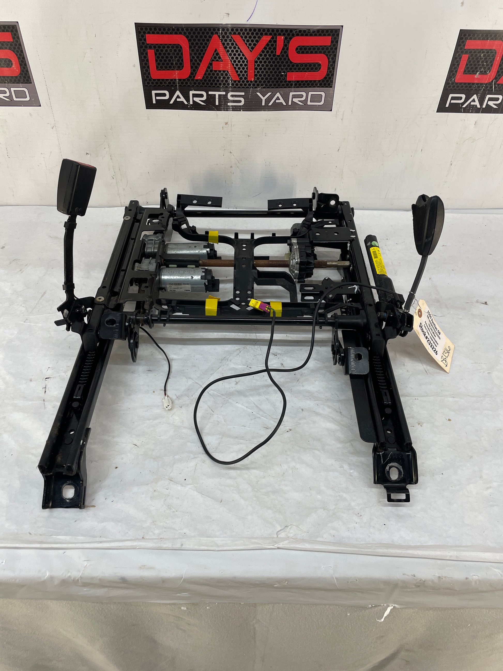 2009 Pontiac G8 LH Driver Front Seat Track Frame Electric OEM - Day's Parts Yard