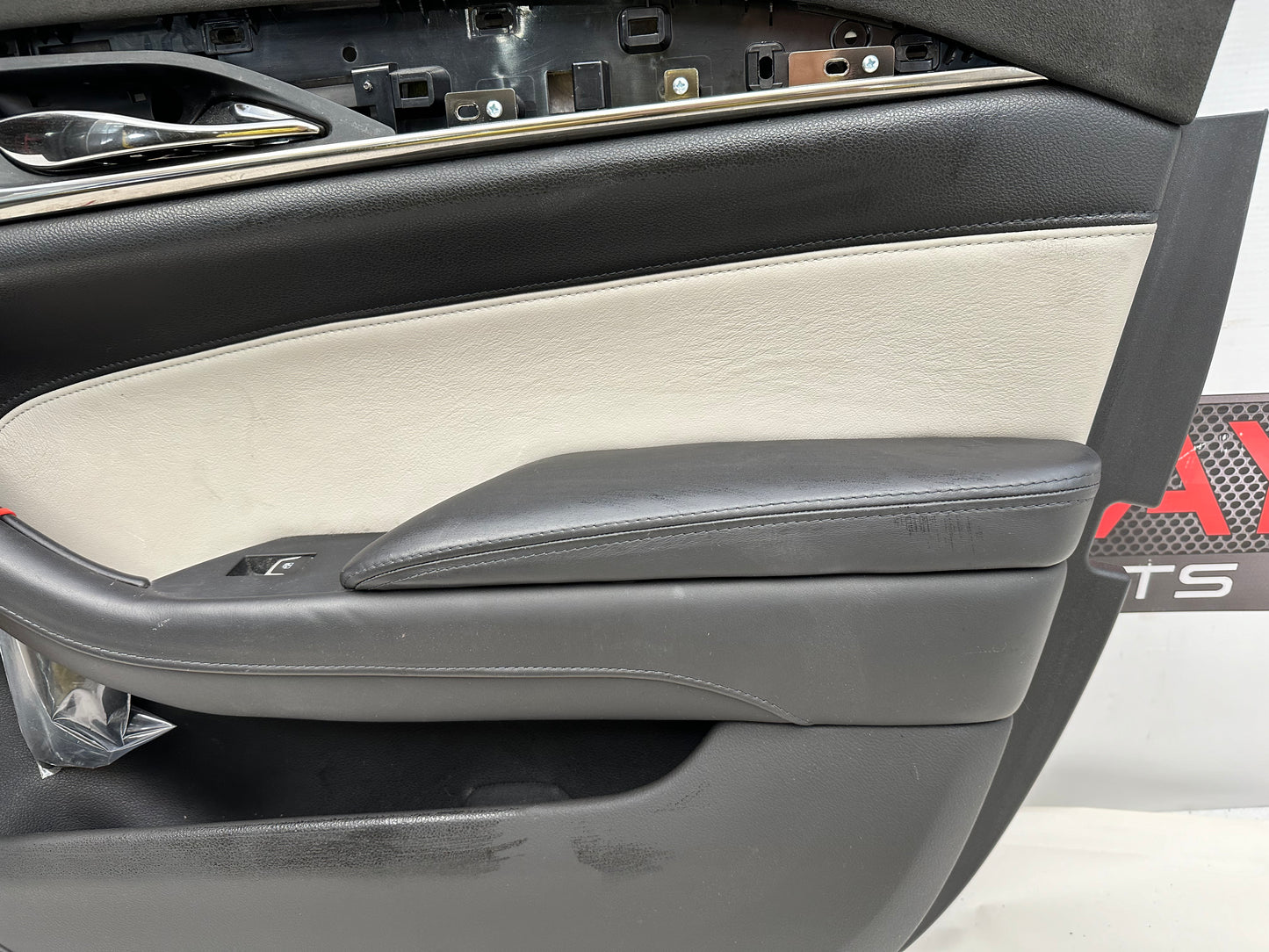 2016 Cadillac CTS-V Front RH Door Panel OEM