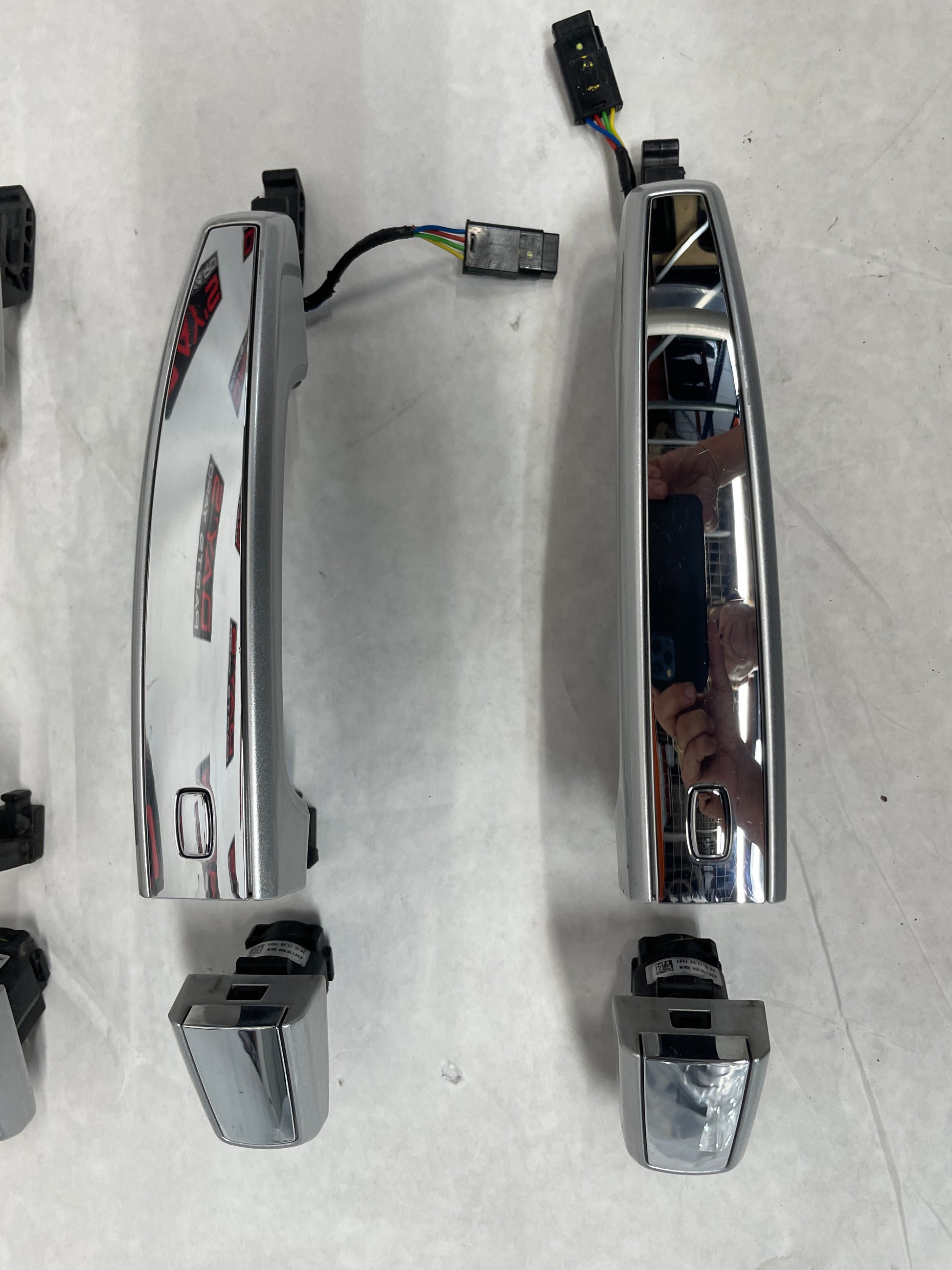 2014 Chevy SS Sedan Exterior Door Handle Set Silver/ Chrome OEM - Day's Parts Yard