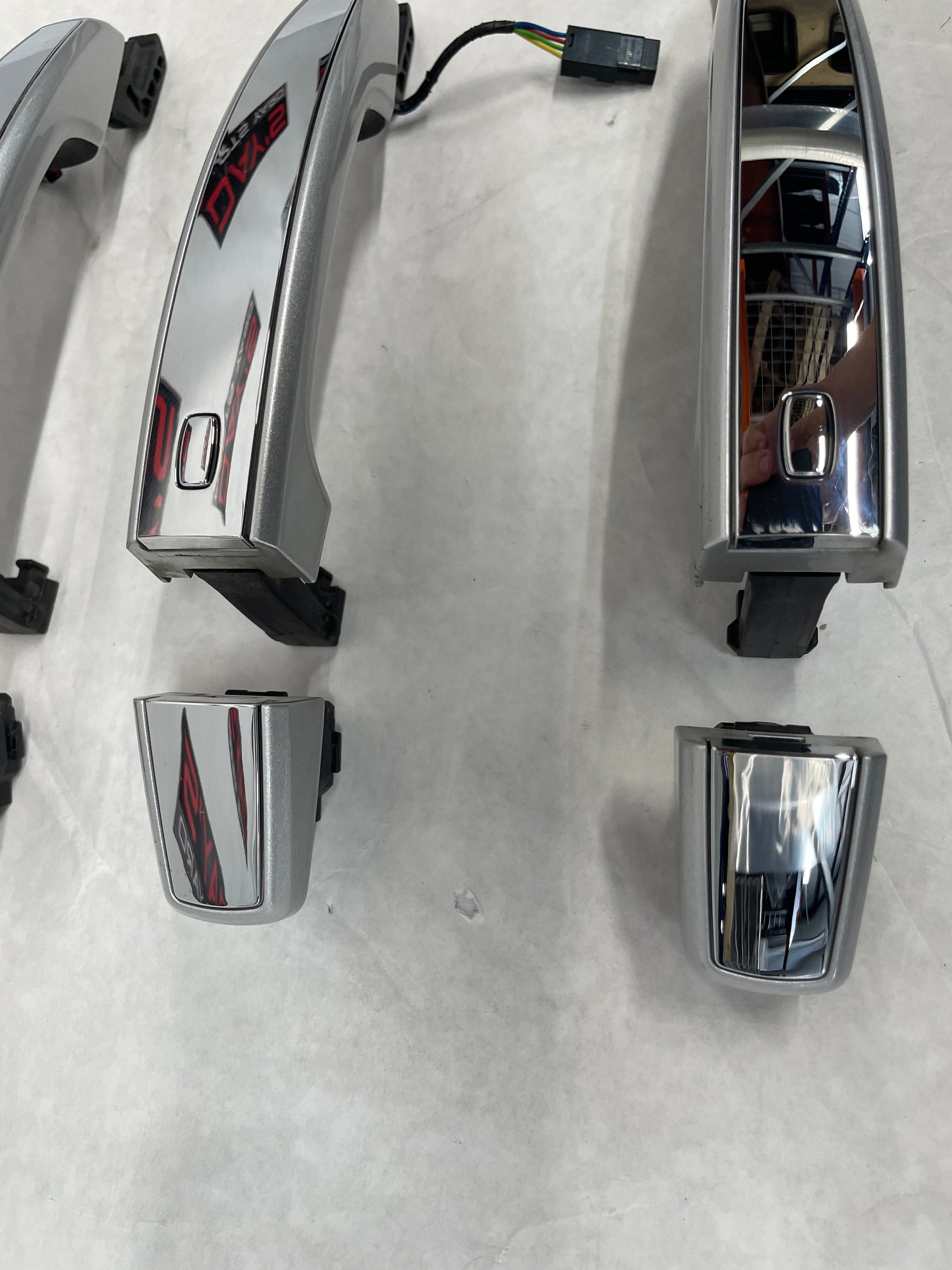 2014 Chevy SS Sedan Exterior Door Handle Set Silver/ Chrome OEM - Day's Parts Yard