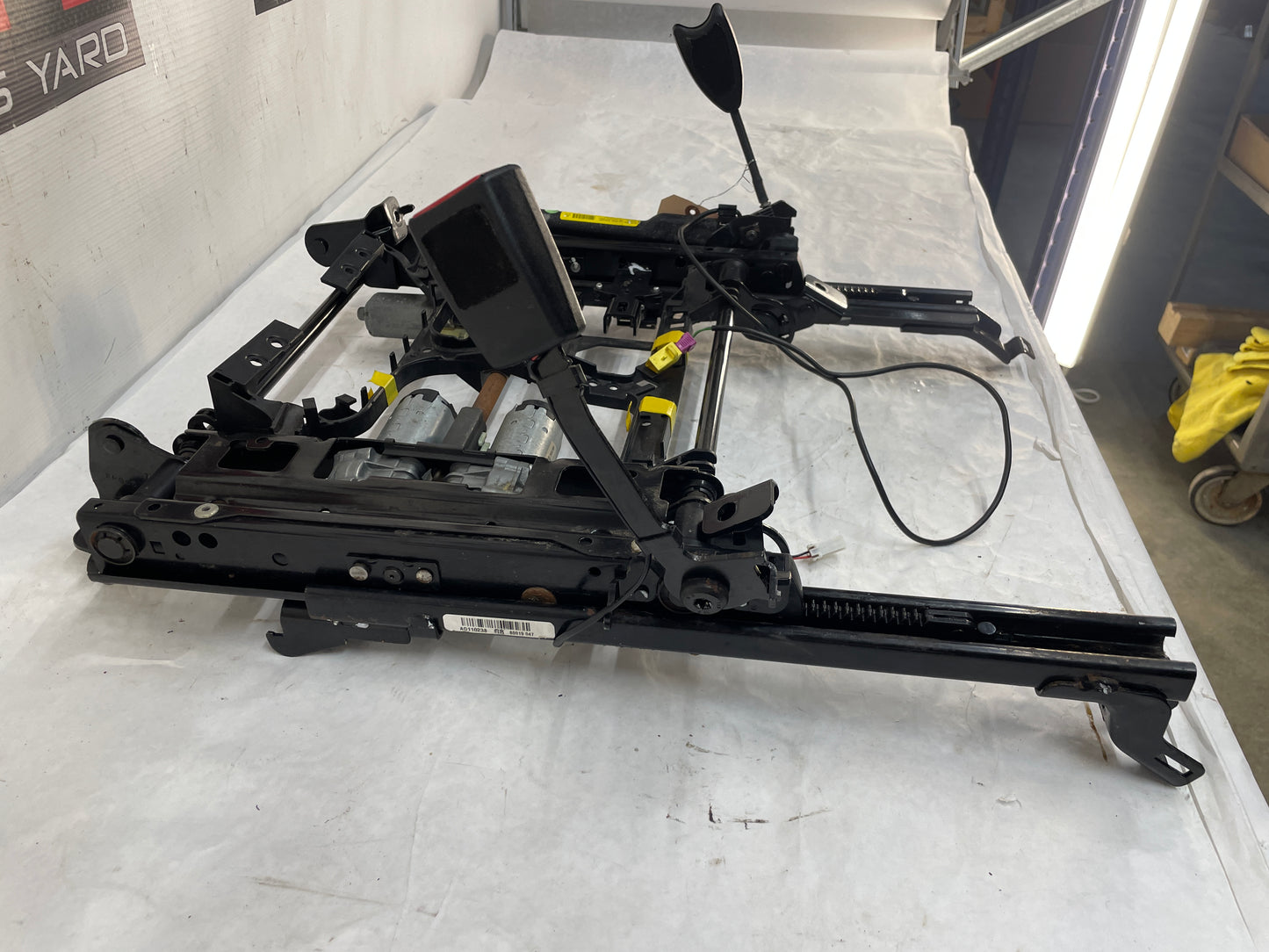 2009 Pontiac G8 LH Driver Front Seat Track Frame Electric OEM - Day's Parts Yard