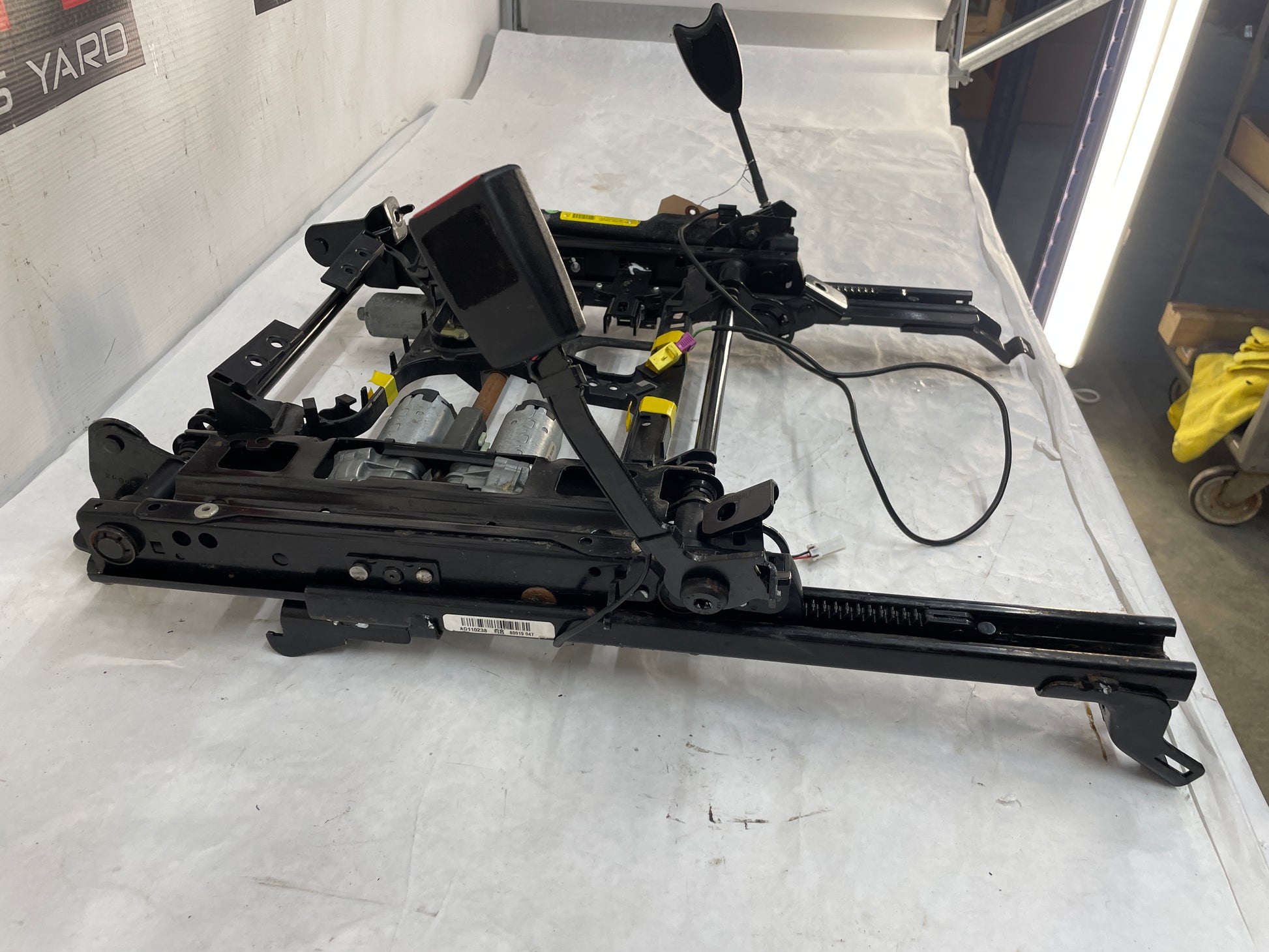 2009 Pontiac G8 LH Driver Front Seat Track Frame Electric OEM - Day's Parts Yard