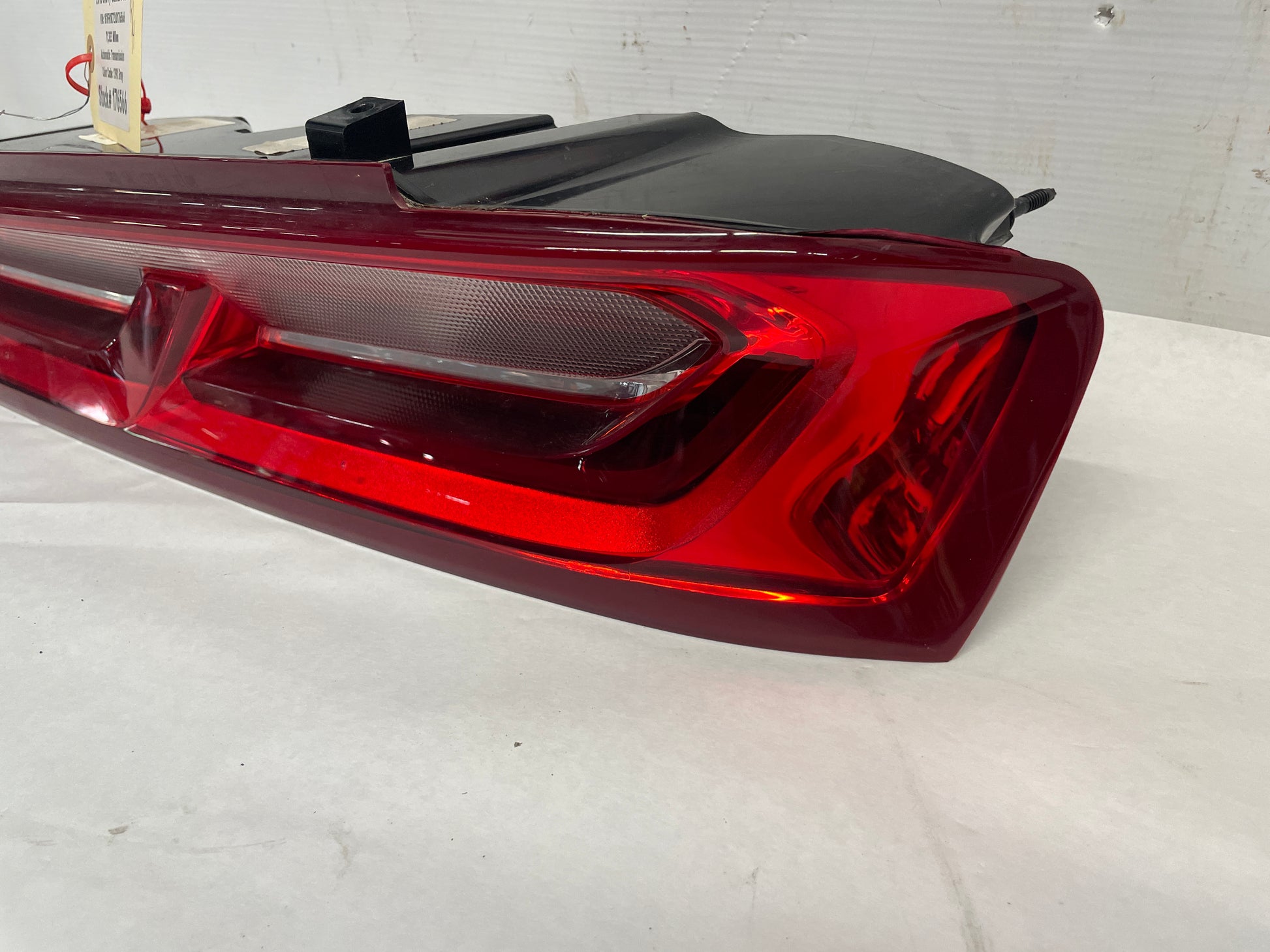 2018 Chevy Camaro SS RH Passenger Tail Light Taillight Lamp OEM - Day's Parts Yard