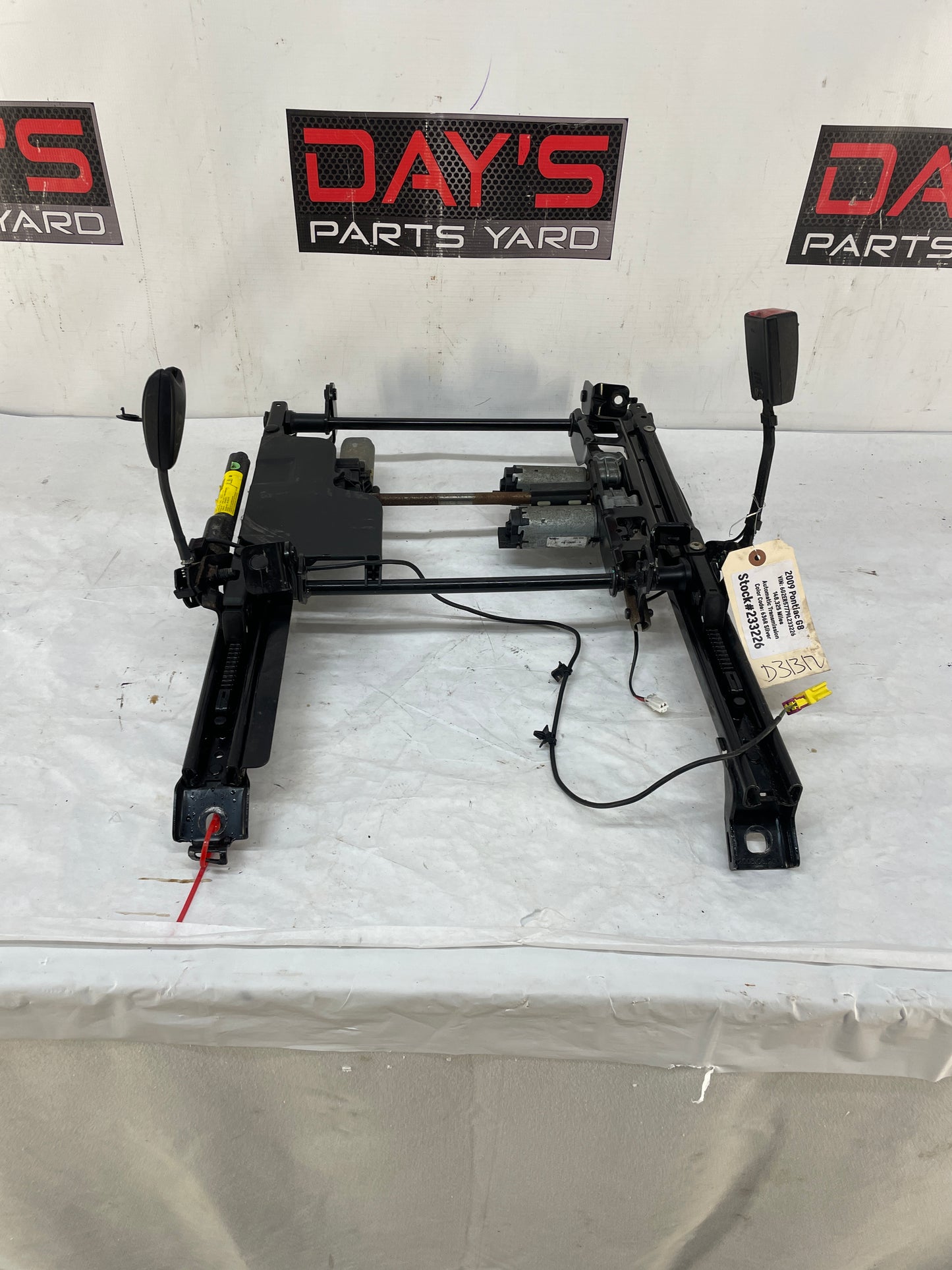 2009 Pontiac G8 RH Passenger Front Seat Track Frame Electric OEM - Day's Parts Yard