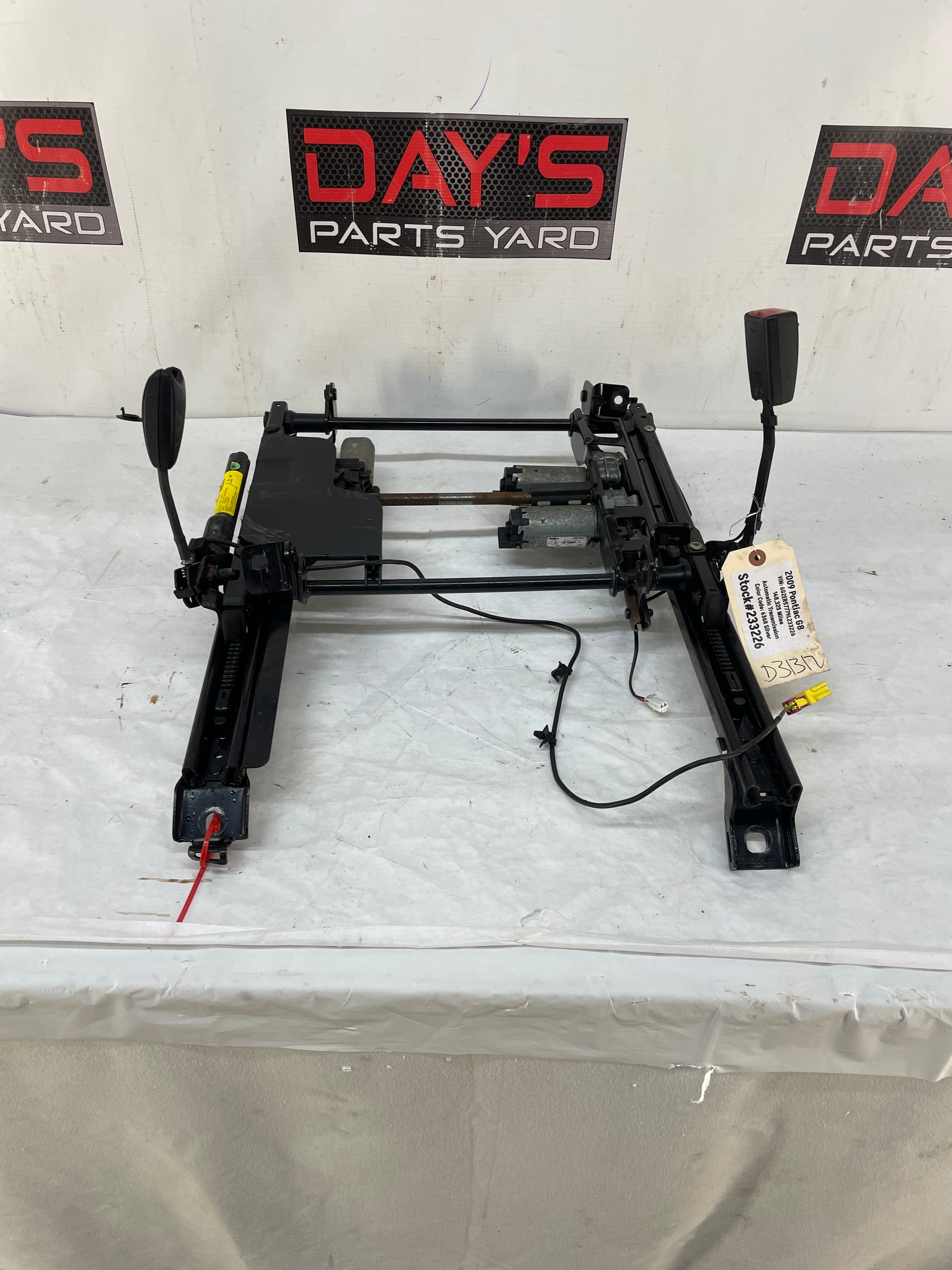 2009 Pontiac G8 RH Passenger Front Seat Track Frame Electric OEM - Day's Parts Yard