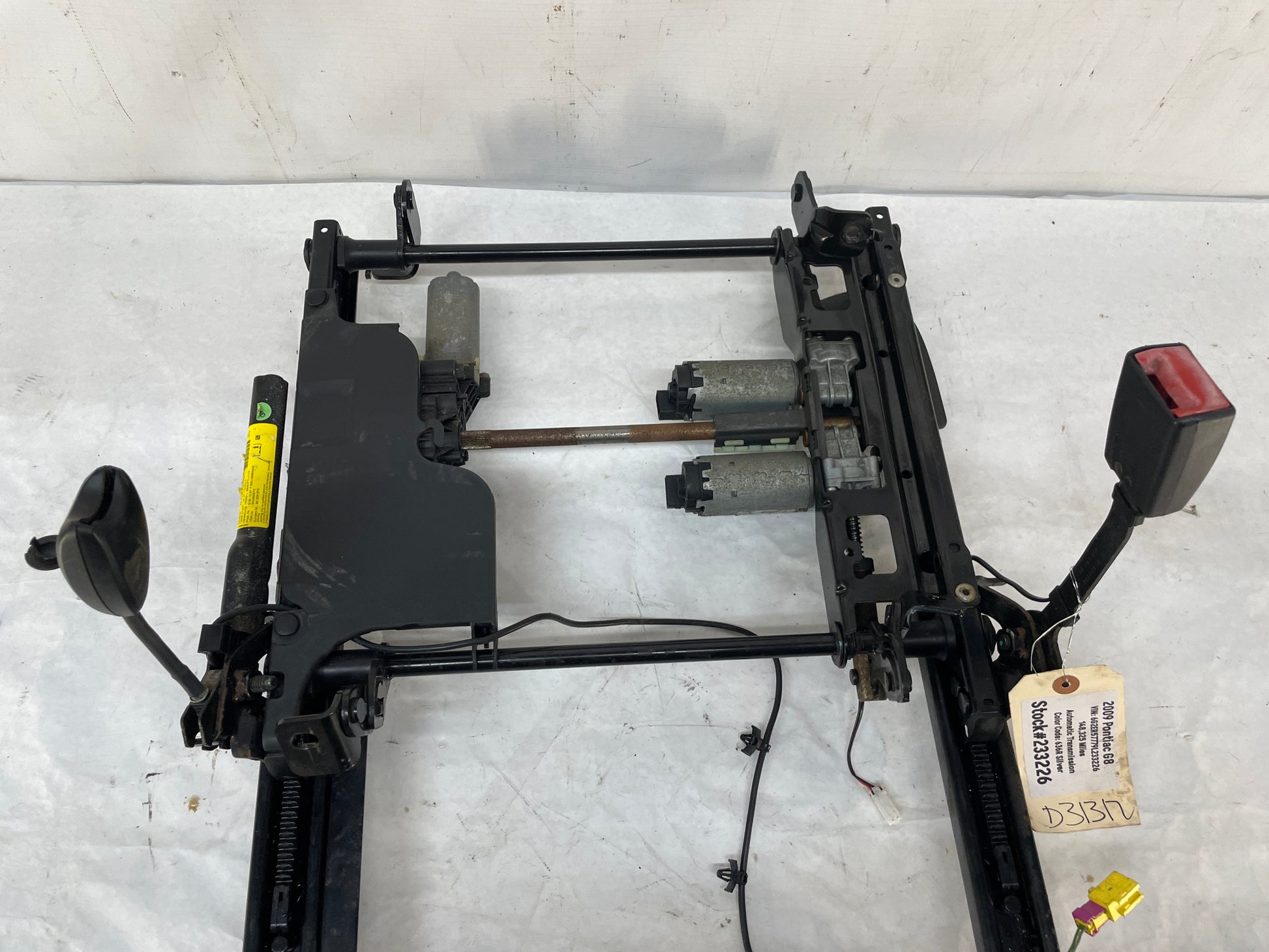 2009 Pontiac G8 RH Passenger Front Seat Track Frame Electric OEM - Day's Parts Yard