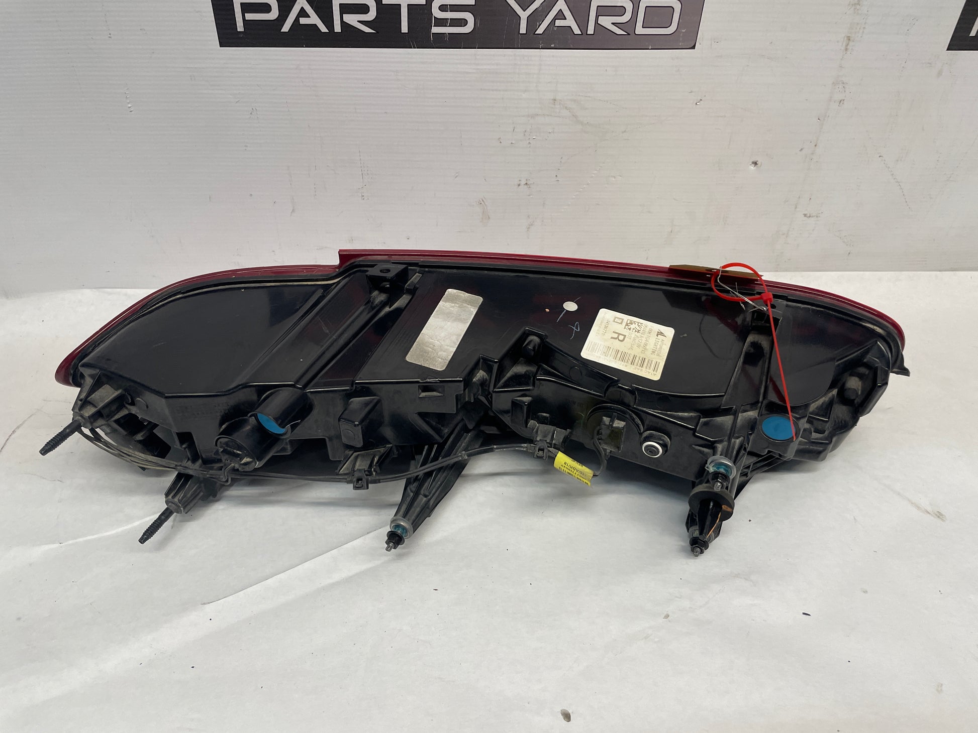 2018 Chevy Camaro SS RH Passenger Tail Light Taillight Lamp OEM - Day's Parts Yard