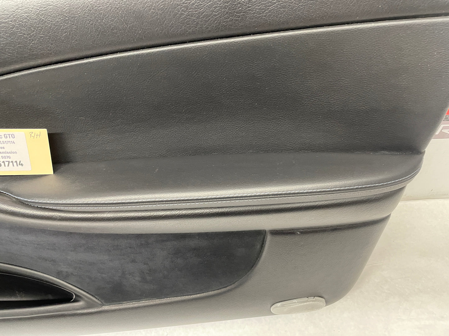 2006 Pontiac GTO RH Passenger Front Interior Door Panel Trim OEM