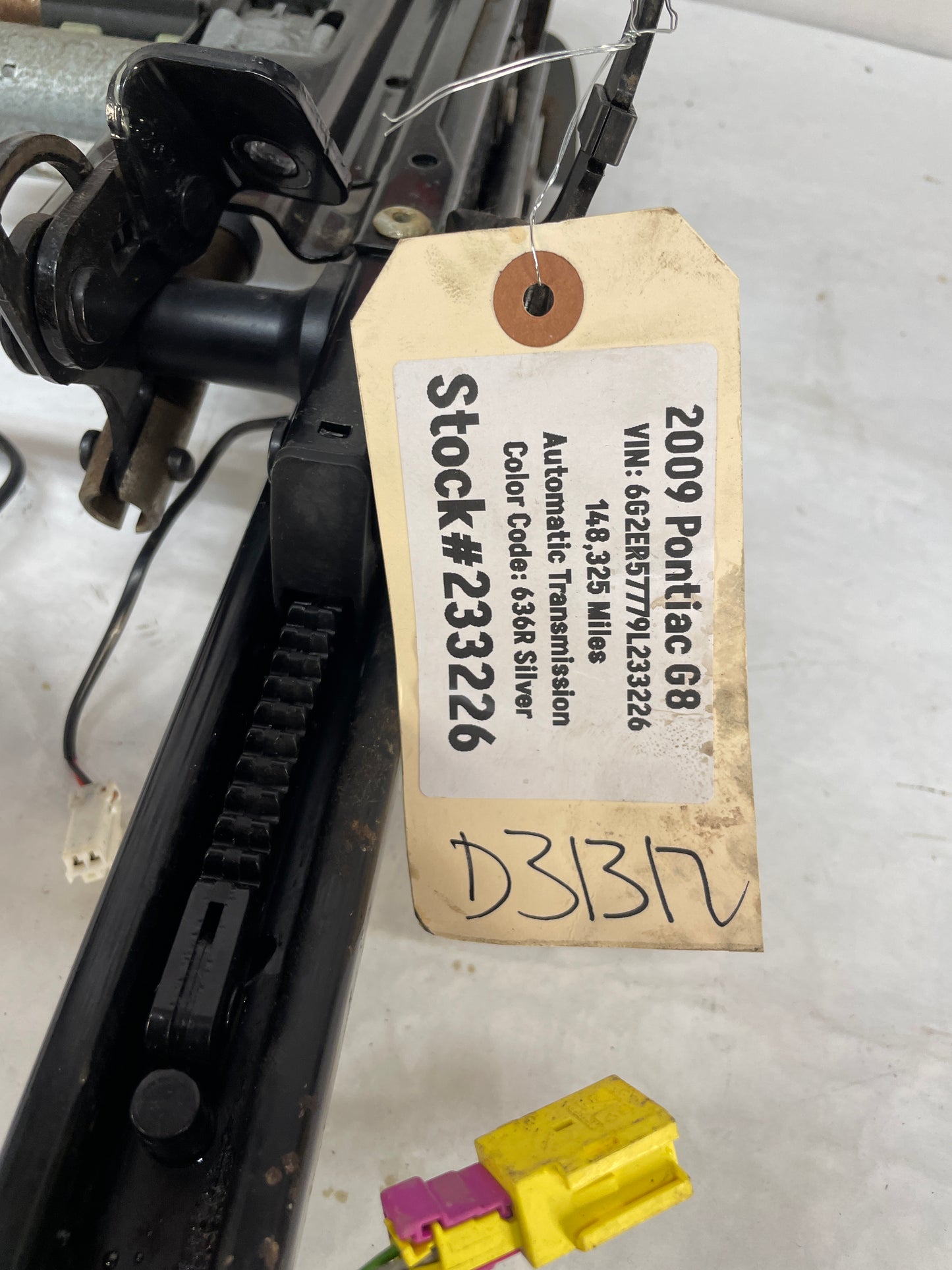 2009 Pontiac G8 RH Passenger Front Seat Track Frame Electric OEM - Day's Parts Yard