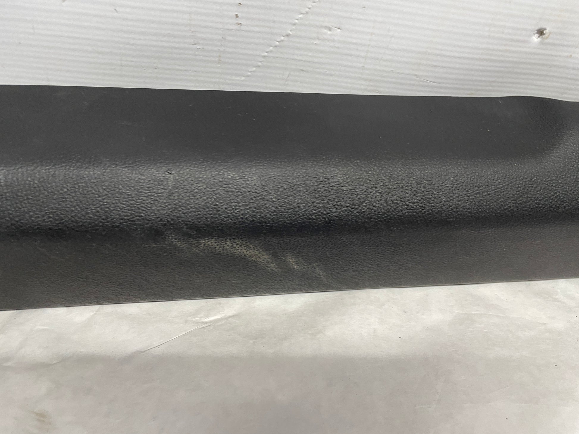 2014 Chevy SS Sedan RH & LH Front Interior Carpet Retainer Sill Moldings OEM - Day's Parts Yard