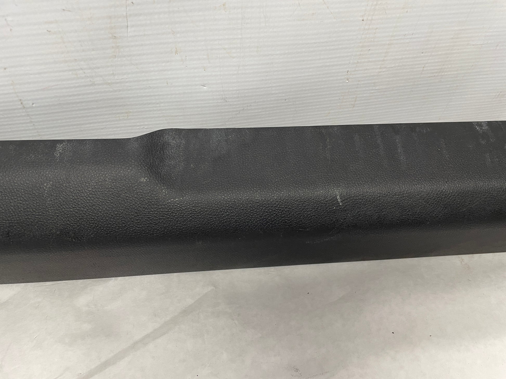 2014 Chevy SS Sedan RH & LH Front Interior Carpet Retainer Sill Moldings OEM - Day's Parts Yard