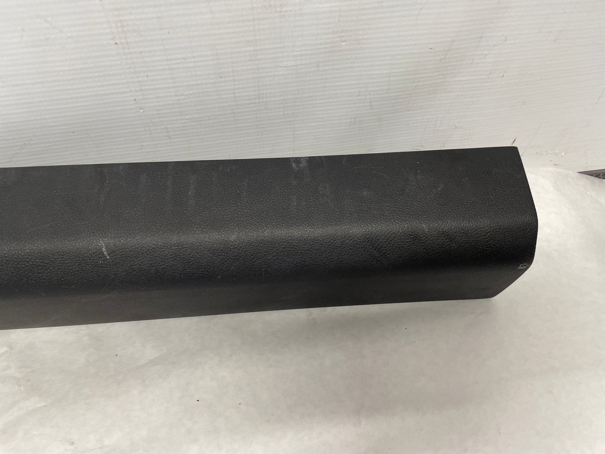 2014 Chevy SS Sedan RH & LH Front Interior Carpet Retainer Sill Moldings OEM - Day's Parts Yard