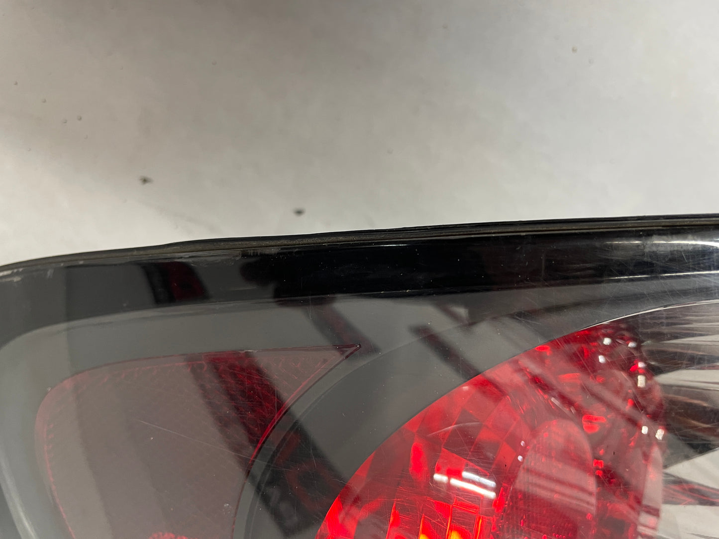 2006 Pontiac GTO RH Passenger Tail Light Taillight Lamp OEM