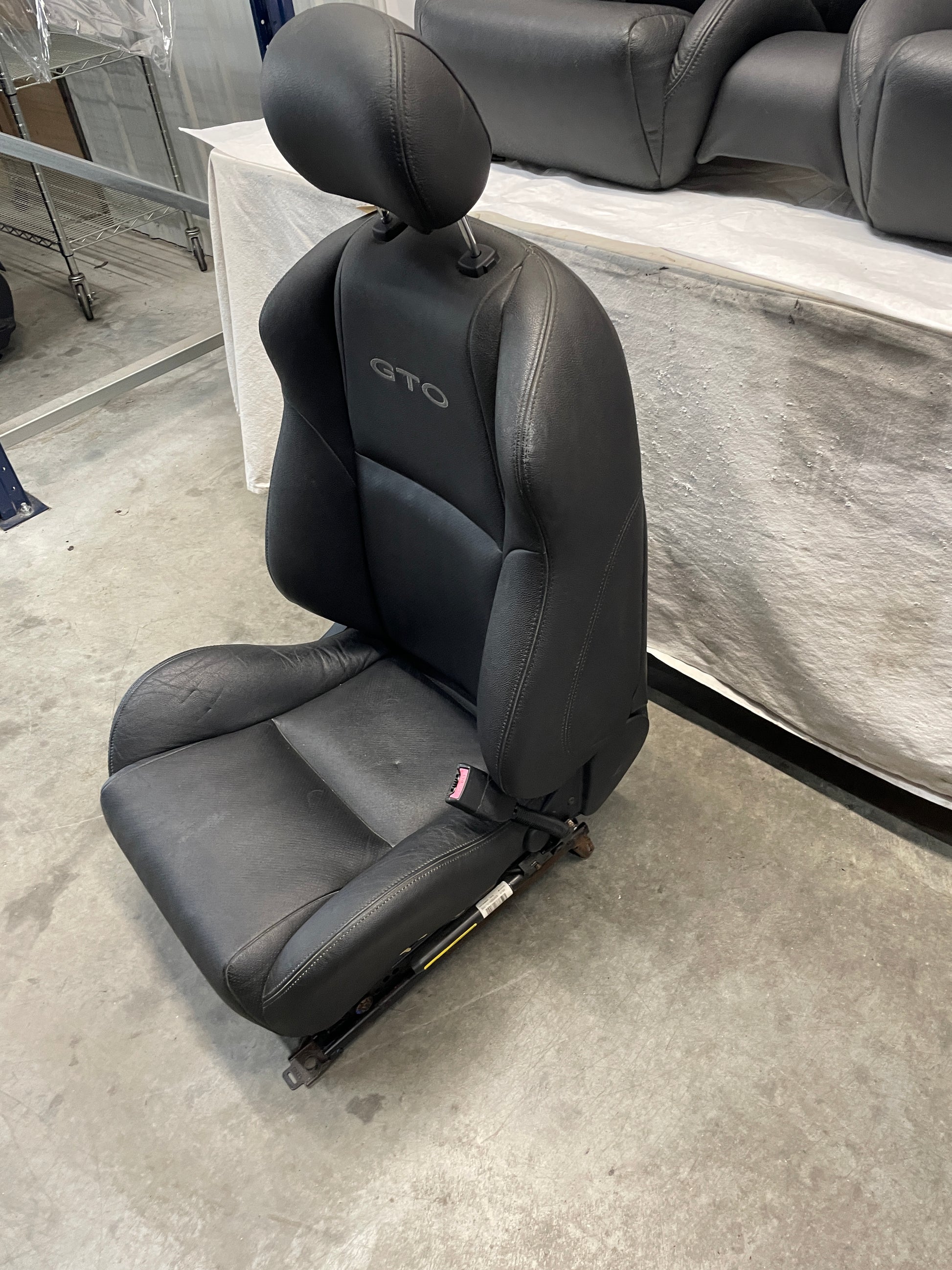 2005 Pontiac GTO Seats Front and Rears Black Leather OEM - Day's Parts Yard
