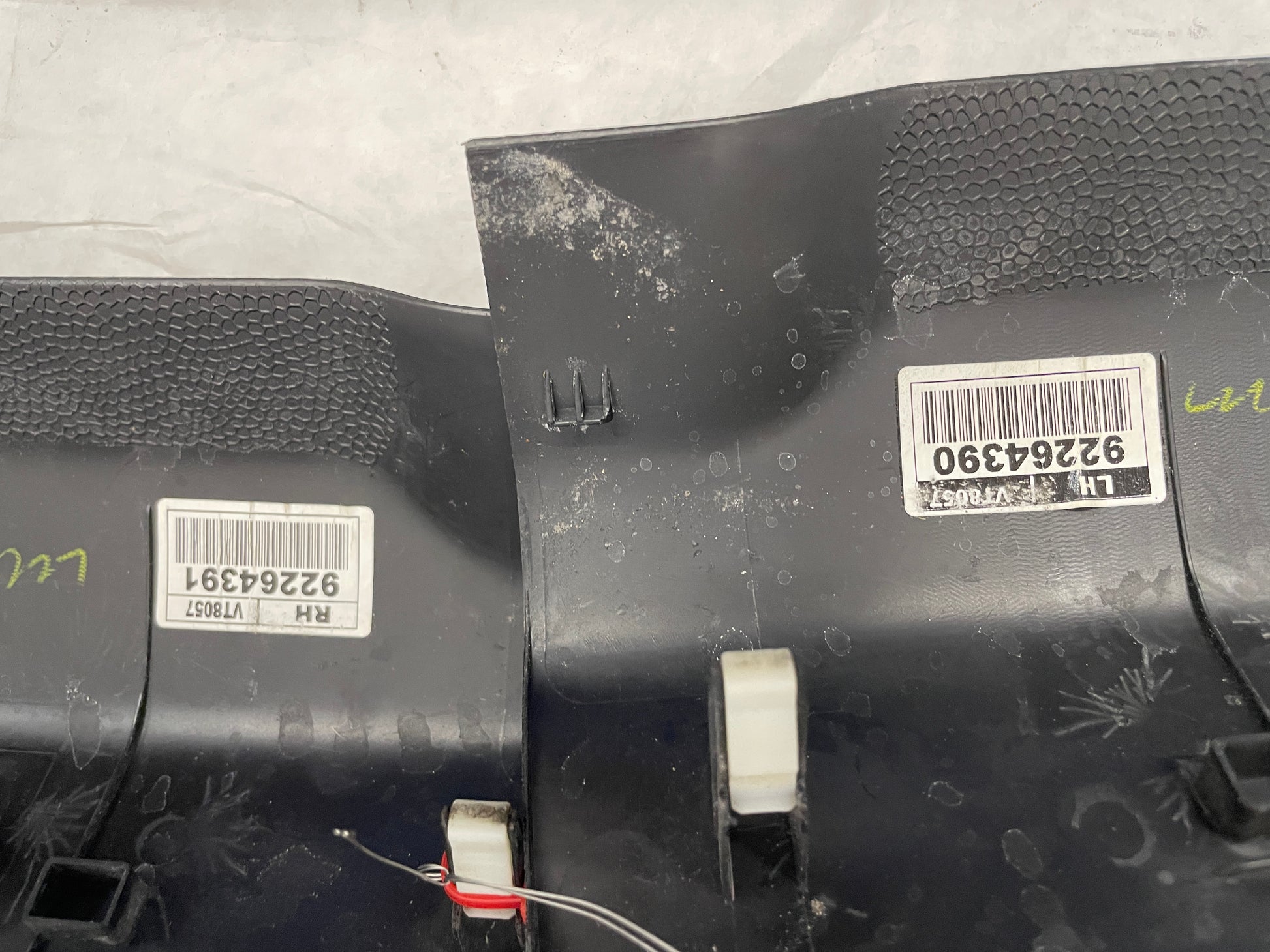 2014 Chevy SS Sedan RH & LH Front Interior Carpet Retainer Sill Moldings OEM - Day's Parts Yard