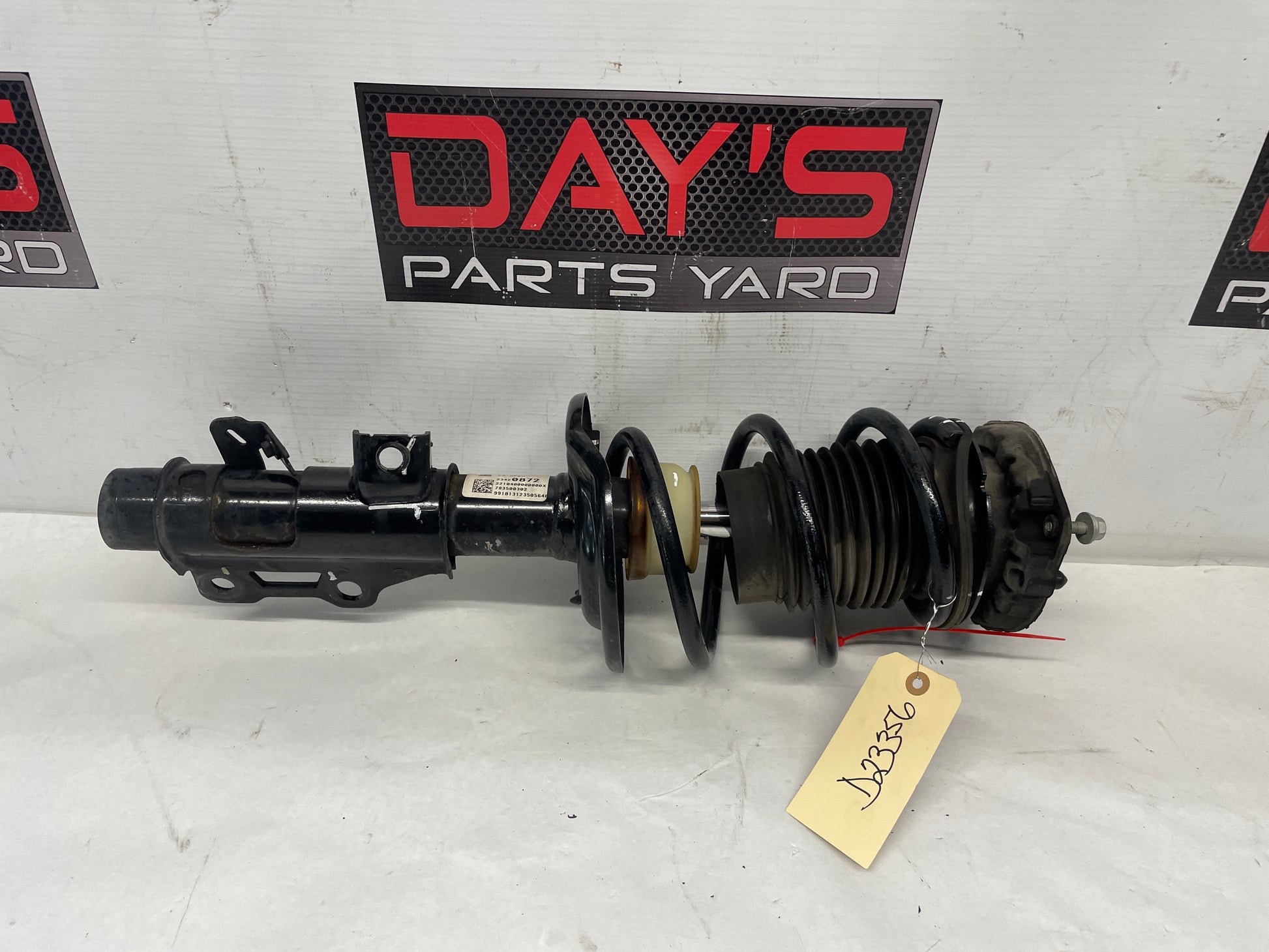 2018 Chevy Camaro SS Front RH Passenger Strut Assembly OEM - Day's Parts Yard