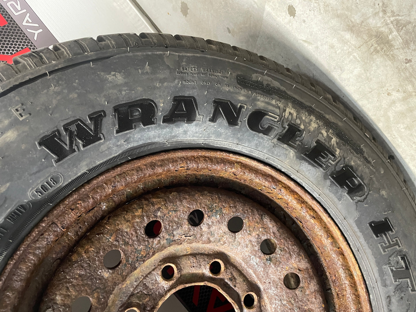 2006 Chevy Silverado C2500 Spare Tire OEM LOCAL PICK UP - Day's Parts Yard