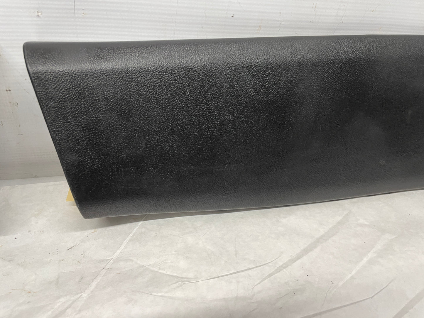 2014 Chevy SS Sedan RH & LH Interior B Pillar Center Trim Cover Molding Panel OEM - Day's Parts Yard