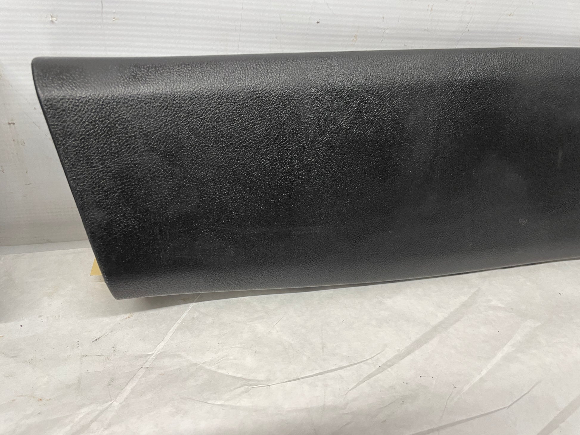 2014 Chevy SS Sedan RH & LH Interior B Pillar Center Trim Cover Molding Panel OEM - Day's Parts Yard