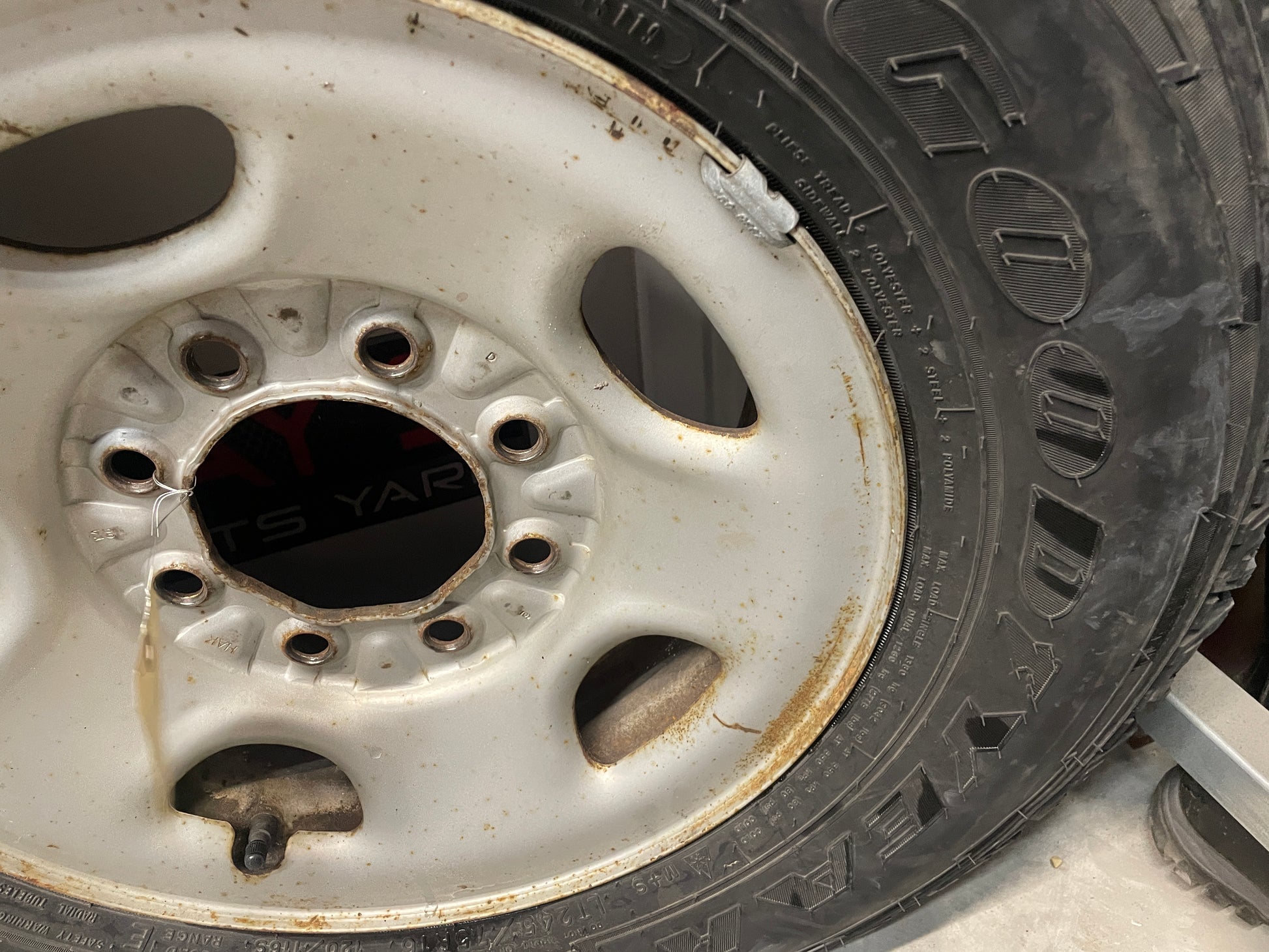 2006 Chevy Silverado C2500 Factory OEM Wheels & Tires - Day's Parts Yard