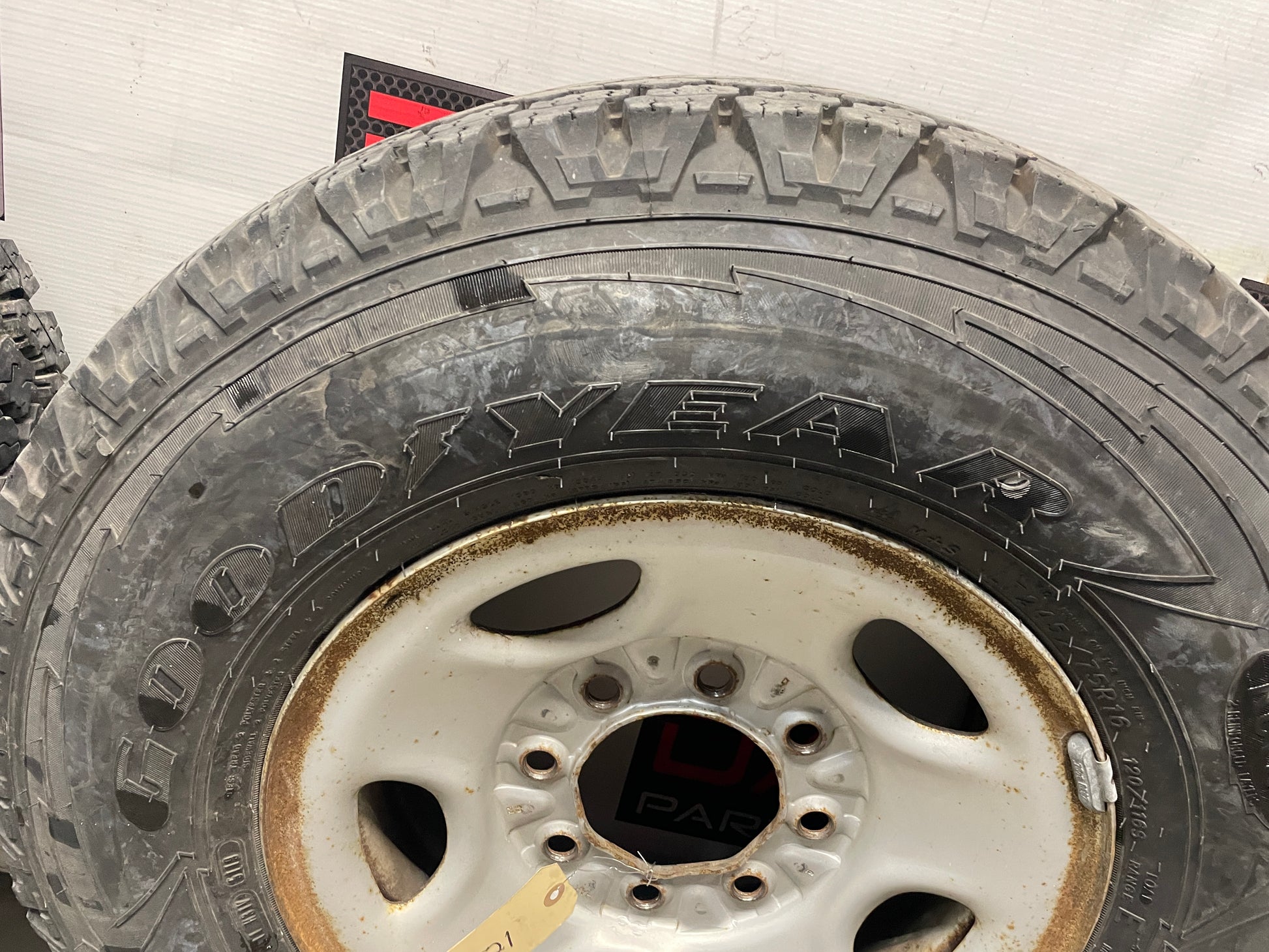2006 Chevy Silverado C2500 Factory OEM Wheels & Tires - Day's Parts Yard