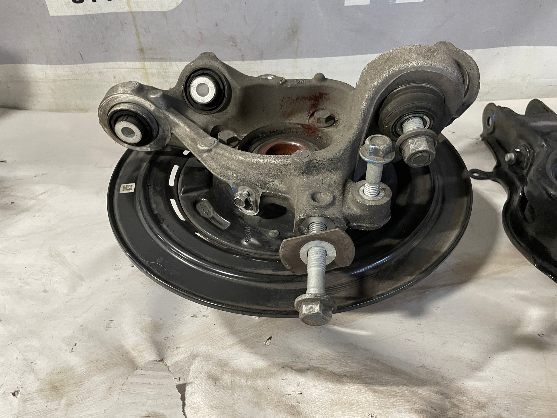2017 Chevy Camaro SS LH Driver Rear Suspension Spindle Hub w/ Control Arms OEM - Day's Parts Yard