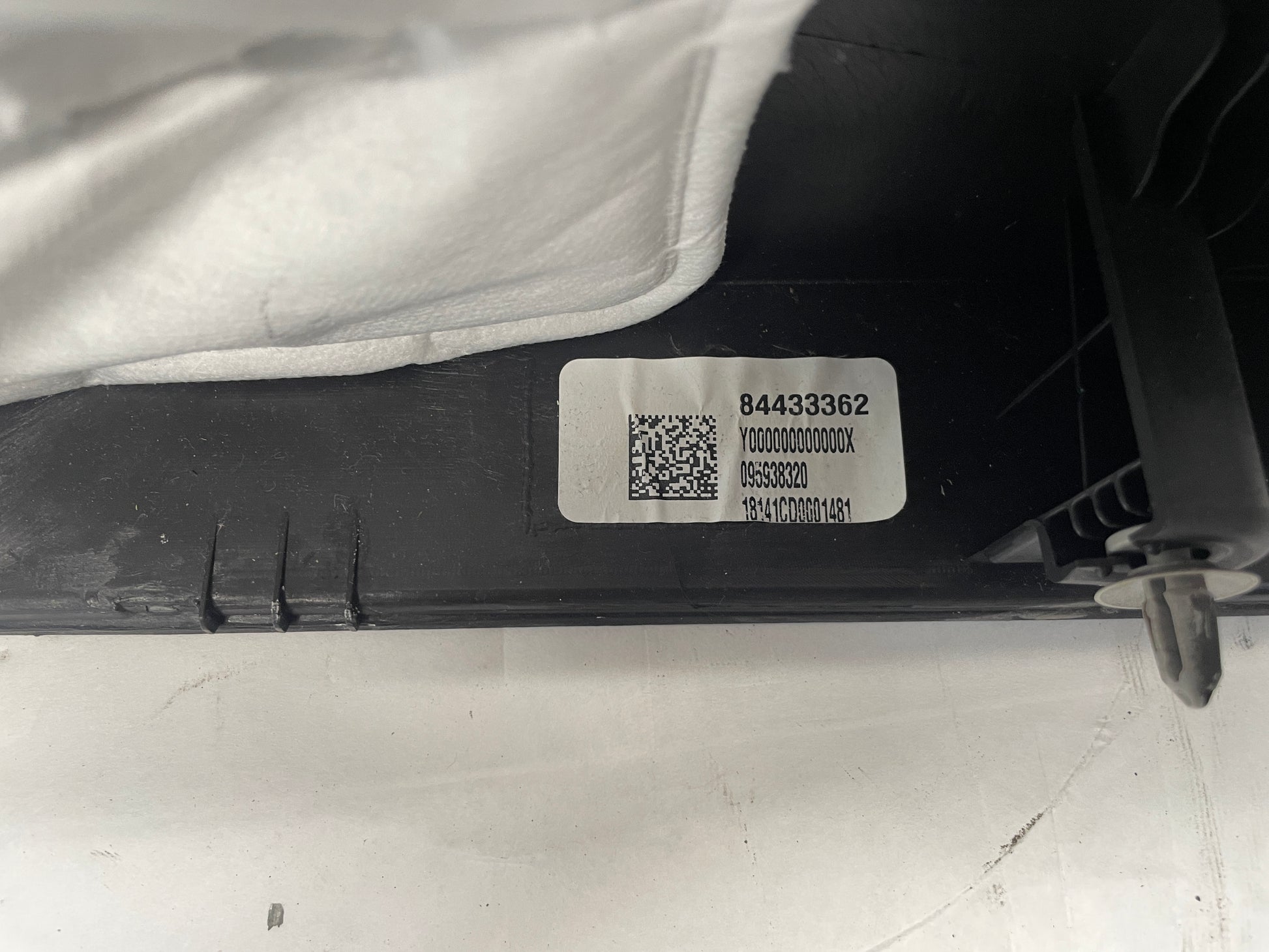 2018 Chevy Camaro SS RH Passenger Front Door Panel OEM - Day's Parts Yard