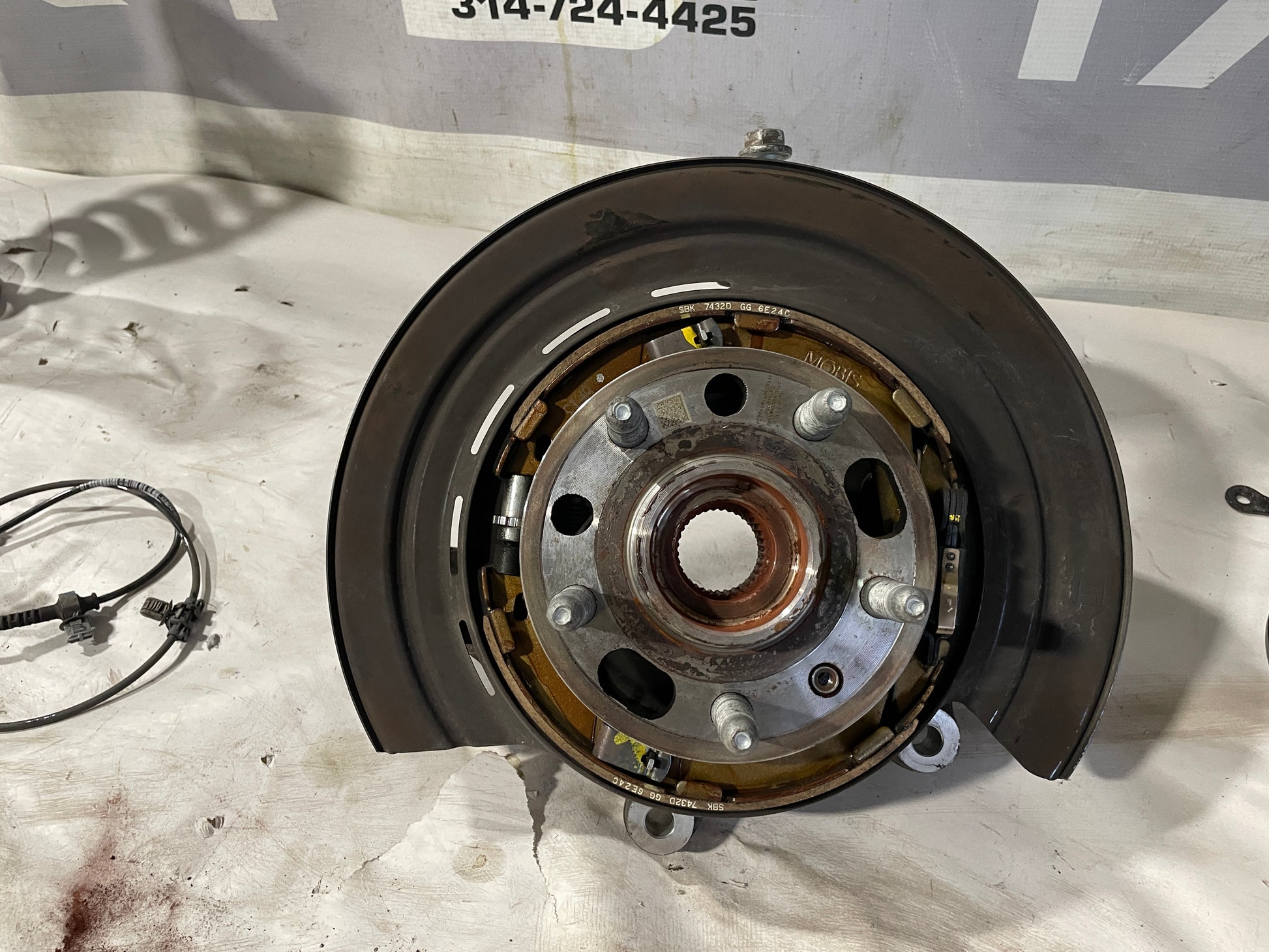 2017 Chevy Camaro SS LH Driver Rear Suspension Spindle Hub w/ Control Arms OEM - Day's Parts Yard
