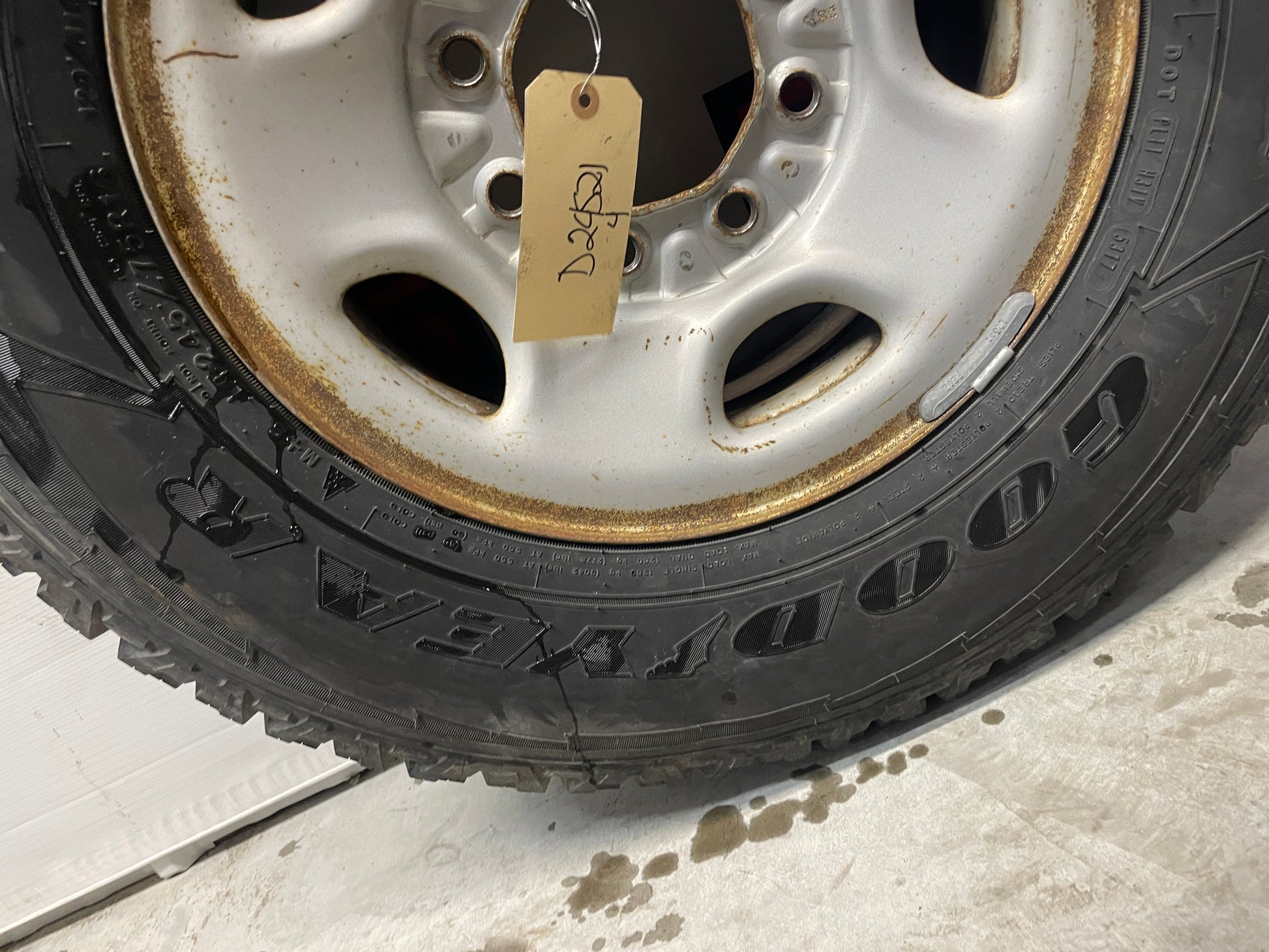 2006 Chevy Silverado C2500 Factory OEM Wheels & Tires - Day's Parts Yard