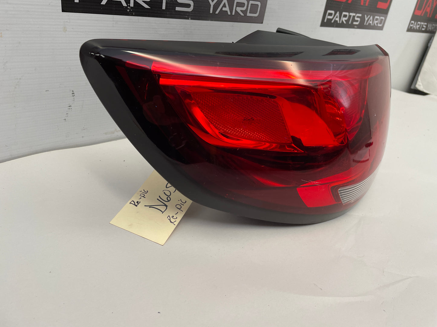 2017 Chevy SS Sedan LH Driver Tail Light Taillight Lamp OEM - Day's Parts Yard