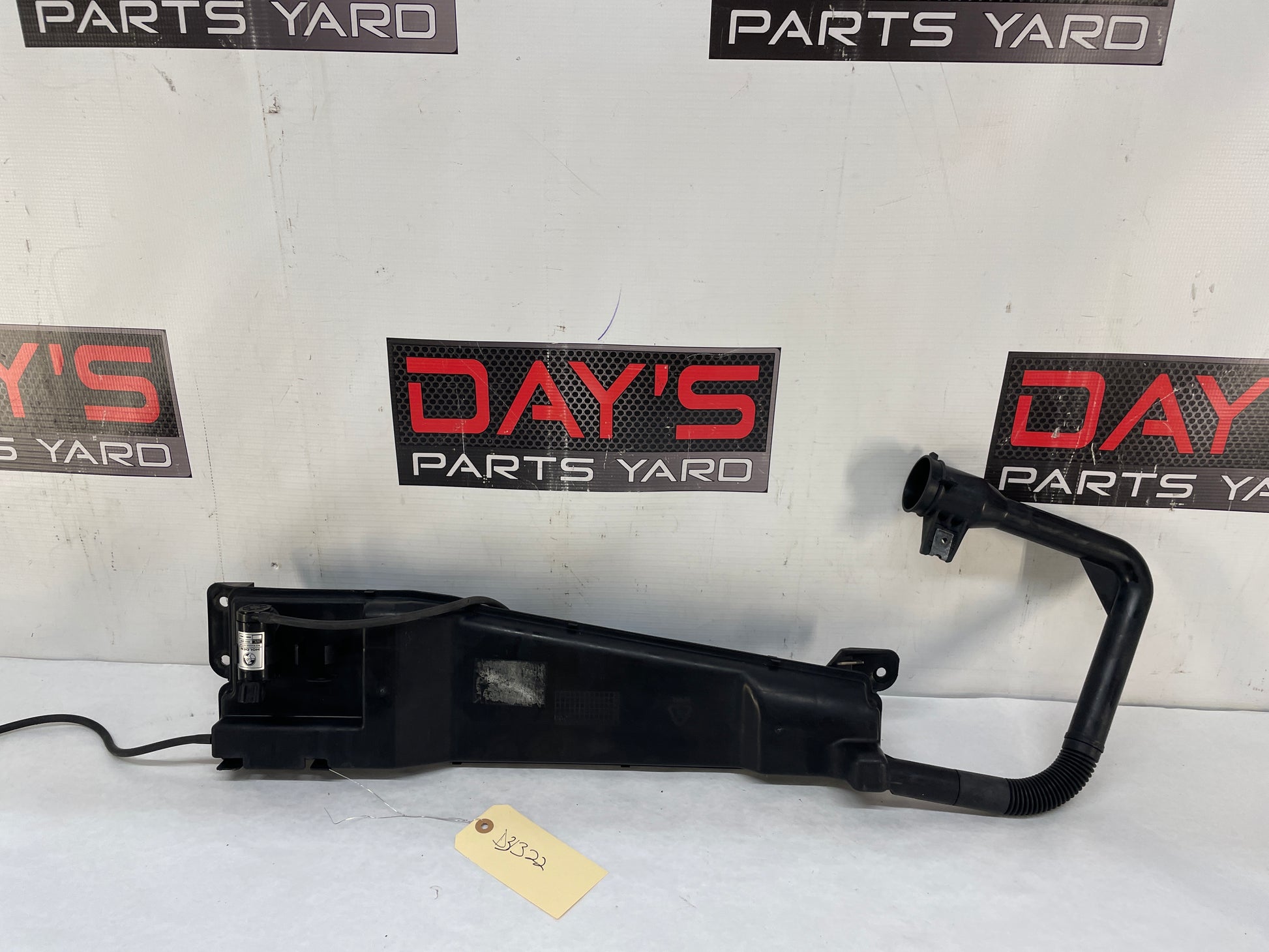 2009 Pontiac G8 Windshield Washer Reservoir Overflow Tank Bottle OEM - Day's Parts Yard