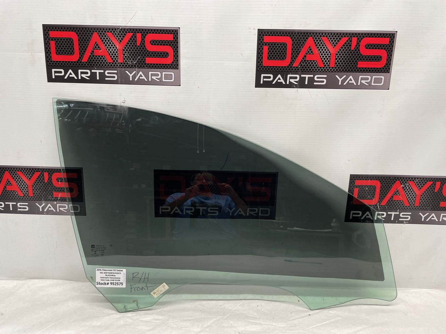 2014 Chevy SS Sedan RH Passenger Front Door Window Glass OEM - Day's Parts Yard