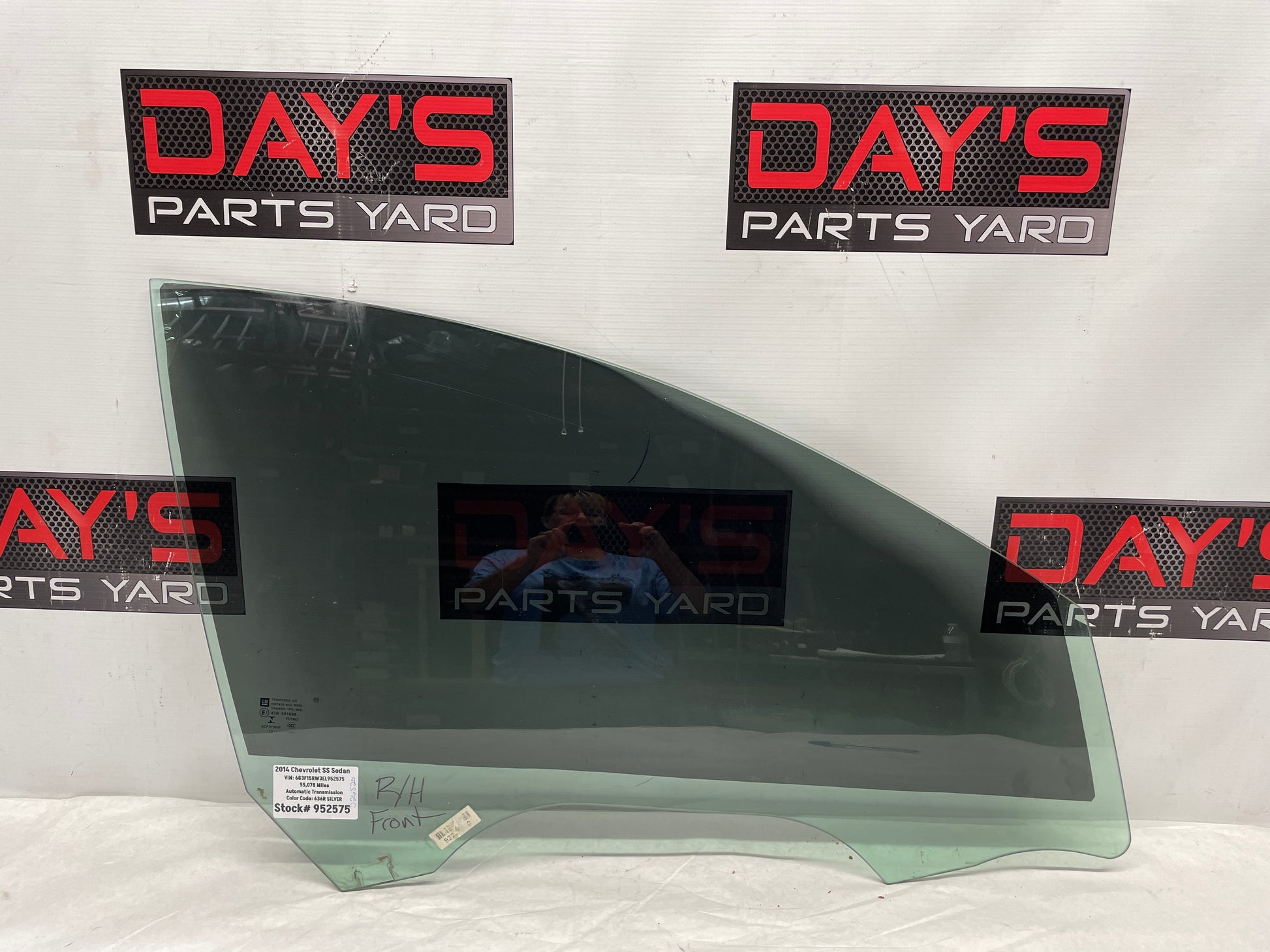 2014 Chevy SS Sedan RH Passenger Front Door Window Glass OEM - Day's Parts Yard