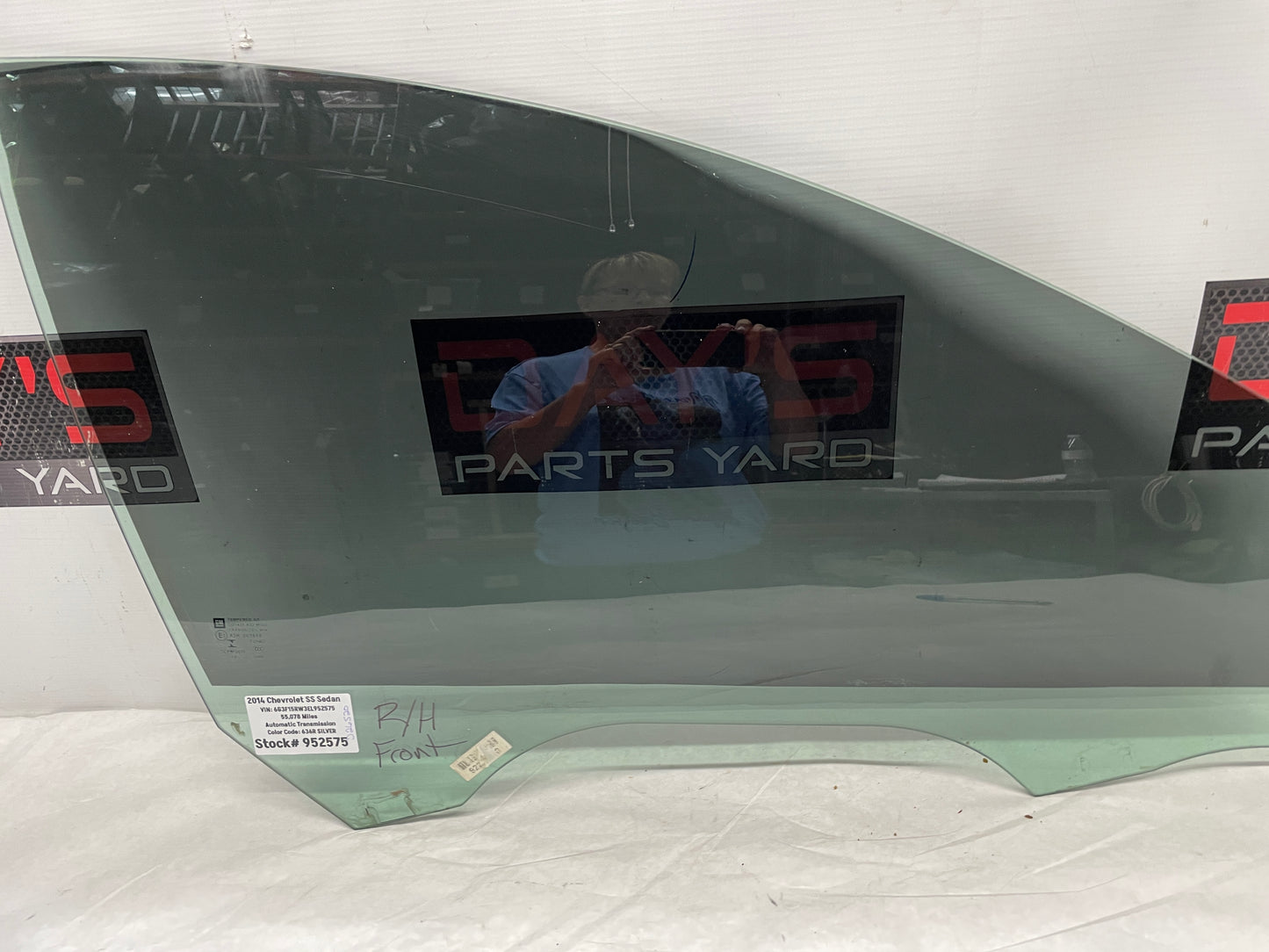 2014 Chevy SS Sedan RH Passenger Front Door Window Glass OEM - Day's Parts Yard