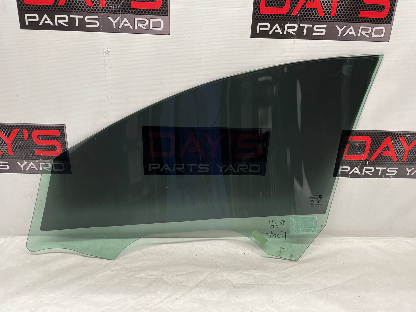 2014 Chevy SS Sedan RH Passenger Front Door Window Glass OEM - Day's Parts Yard