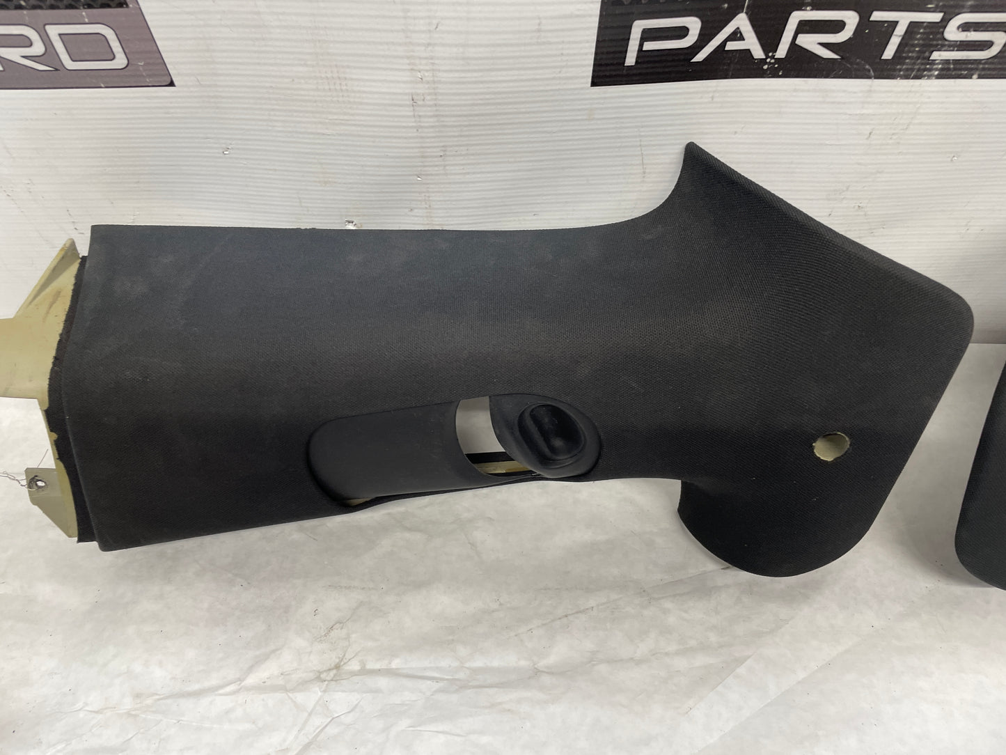 2006 Pontiac GTO RH & LH Interior Upper B Pillar Seat Belt Trim Panel Moldings OEM