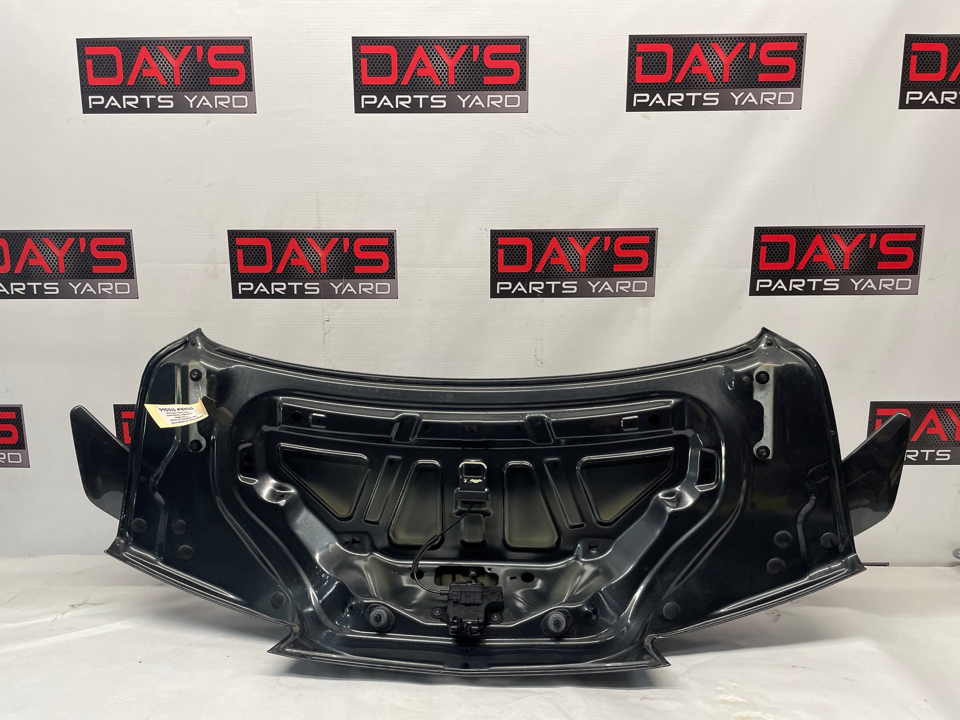 2018 Chevy Camaro SS Trunk Deck Lid OEM - Day's Parts Yard
