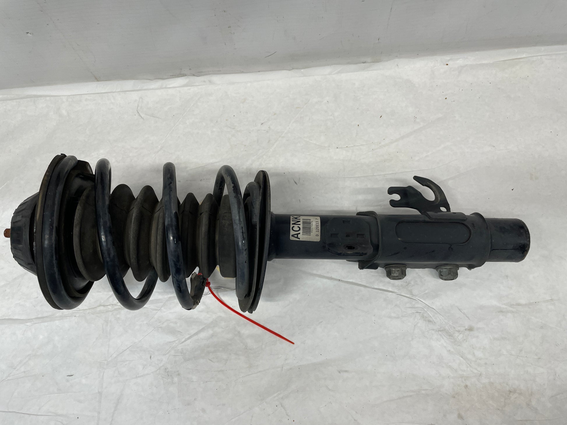 2014 Chevy SS Sedan RH Passenger Front Suspension Strut Assembly OEM - Day's Parts Yard