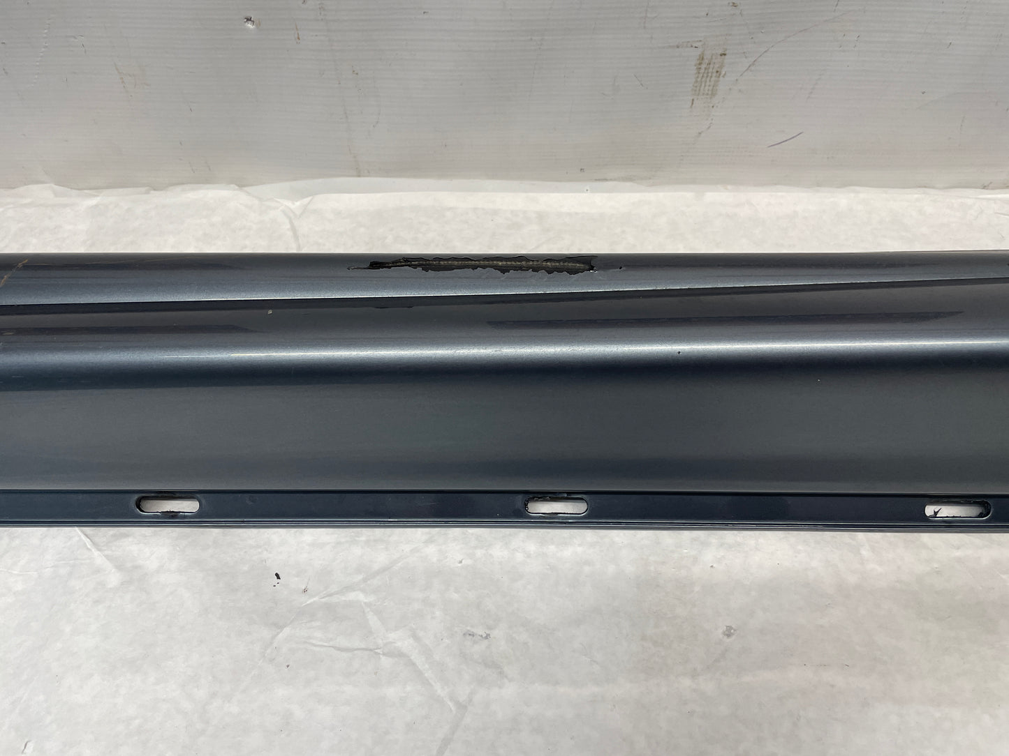 2005 Pontiac GTO LH Driver Rocker Molding Side Skirt Trim Panel OEM - Day's Parts Yard