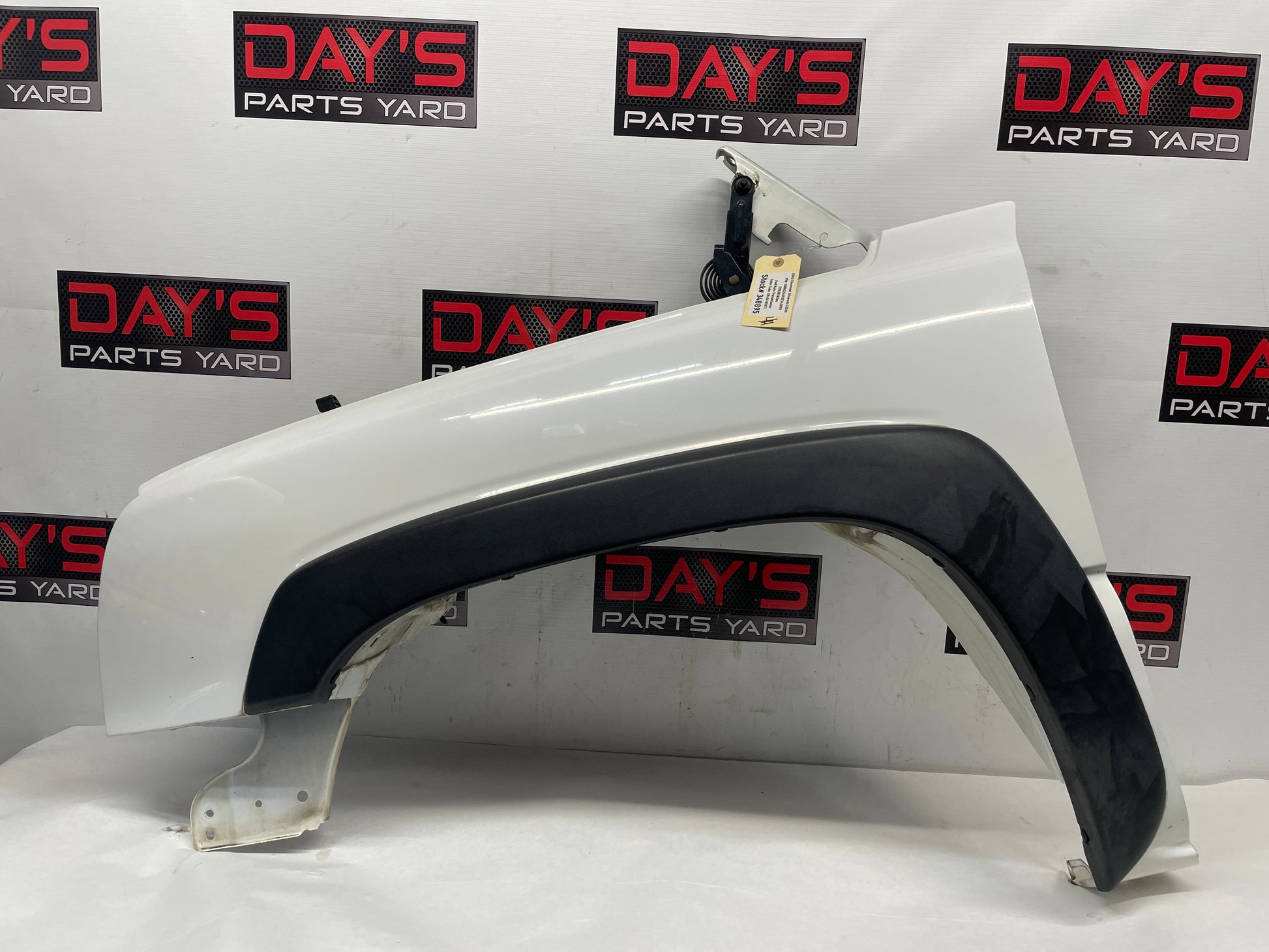 2003 Chevy Silverado C3500 LH Driver Fender OEM - Day's Parts Yard